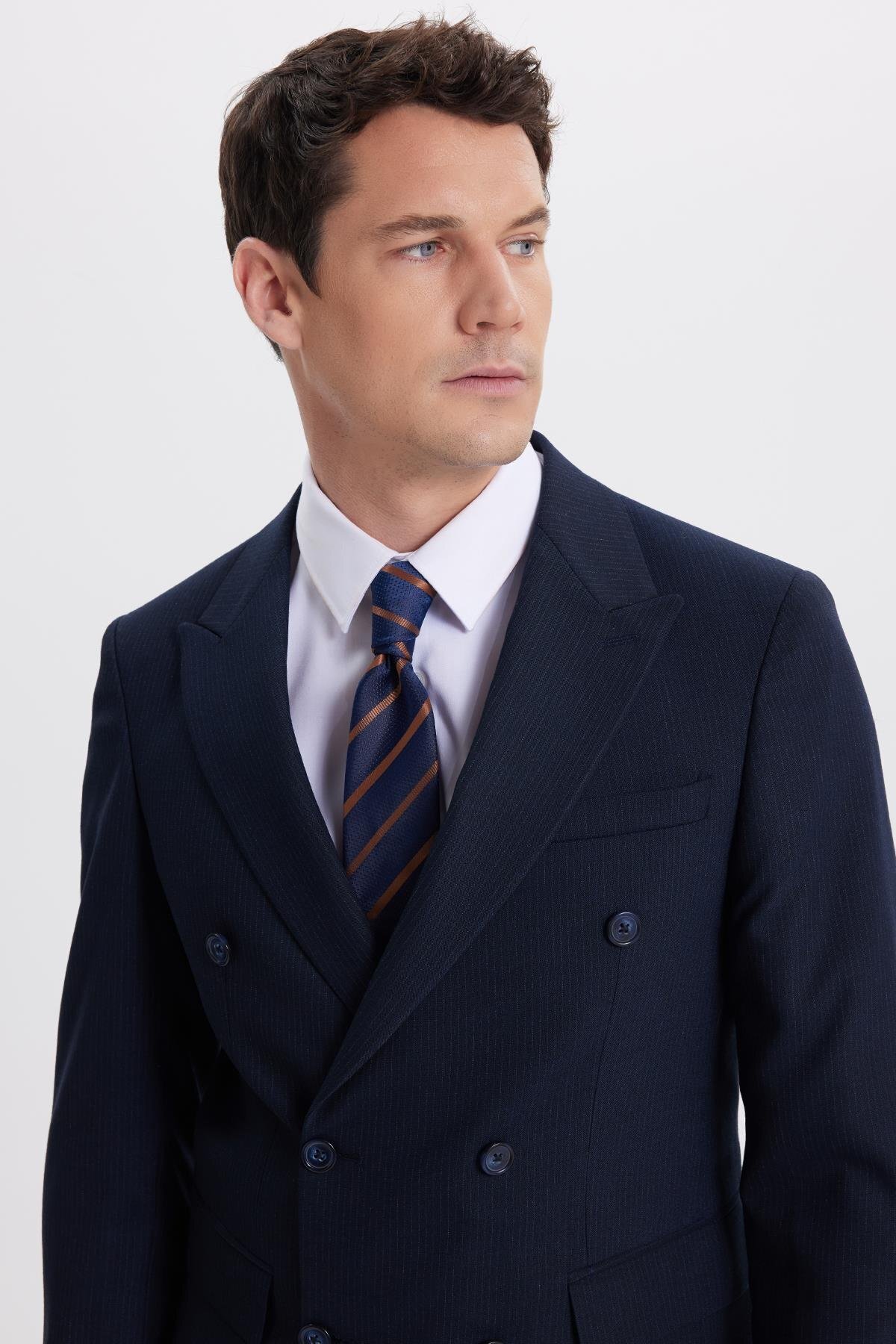 Tudors Erkek Slim Fit Sivri Yaka Çizgili Kapaklı Cepli Lacivert Takım Elbise görsel 7