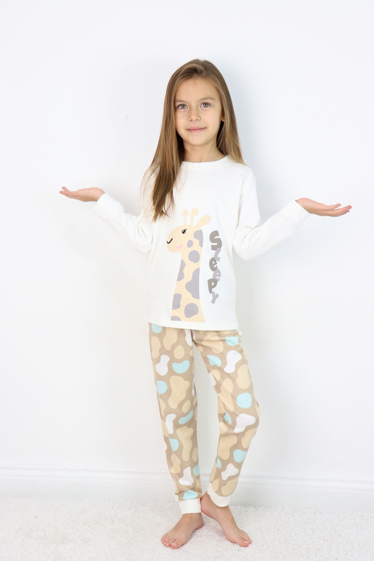 HARİKA KİDS Kız Çocuk Orta Kalınlıkta Basic Baskılı Pijama Takımı fotoğrafı 3 (önizleme)