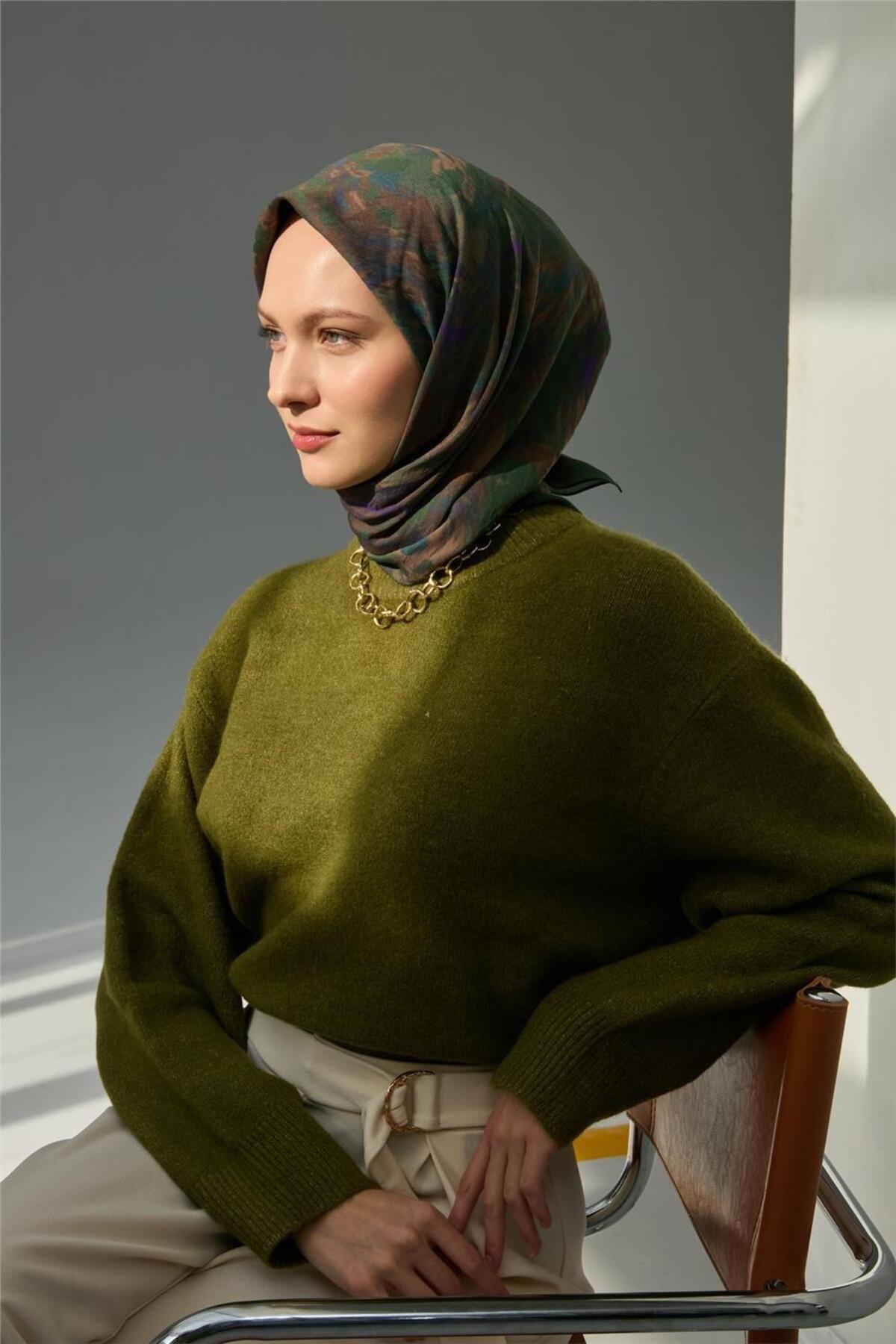 Viscose Velora Scarf Green Pattern Full Posture Four Seasons 90x90