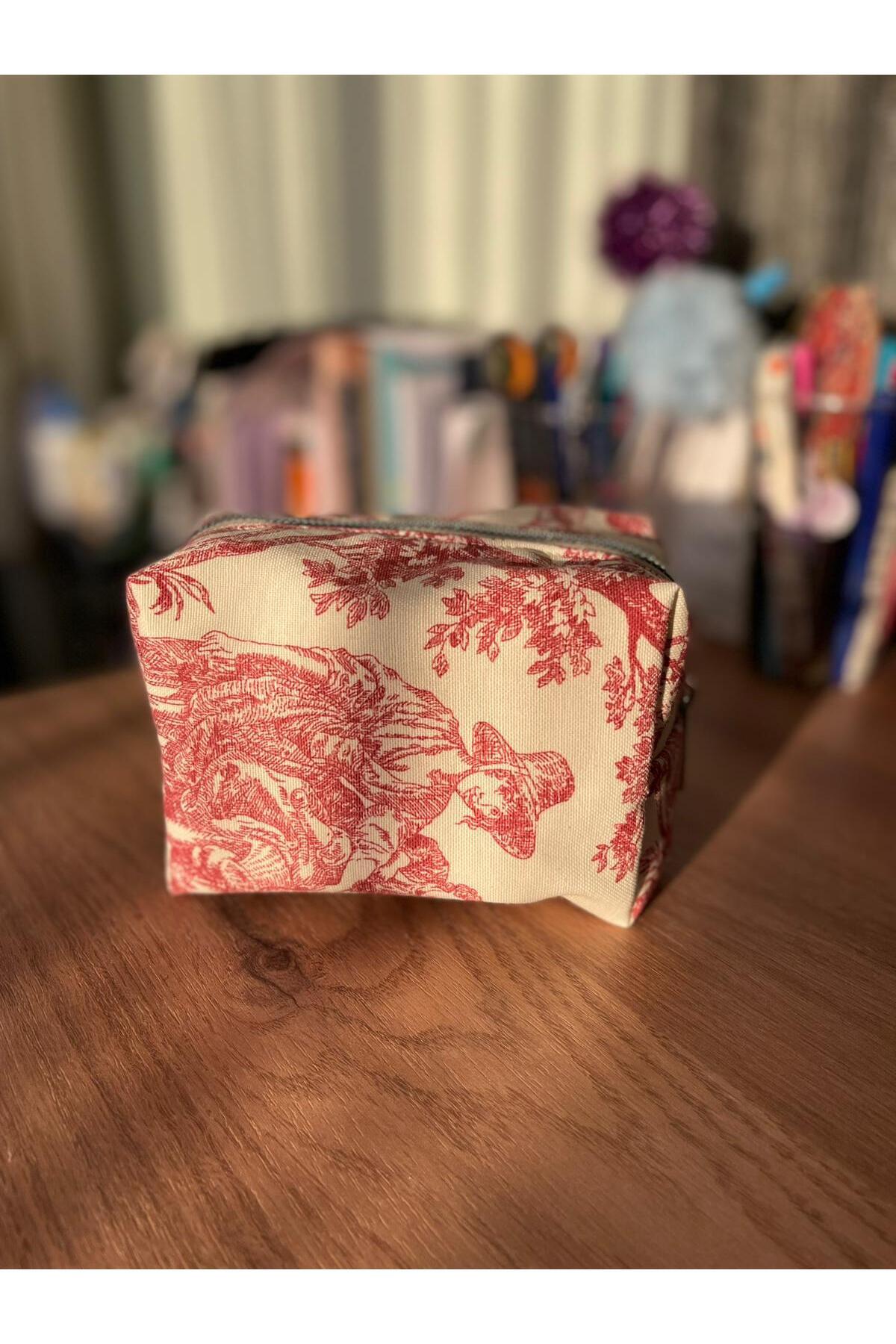 Fiorbag Makyaj Çantası Kadın – Vintage Desenli Çok Amaçlı Kozmetik & Seyahat Organizer — قرمز 30