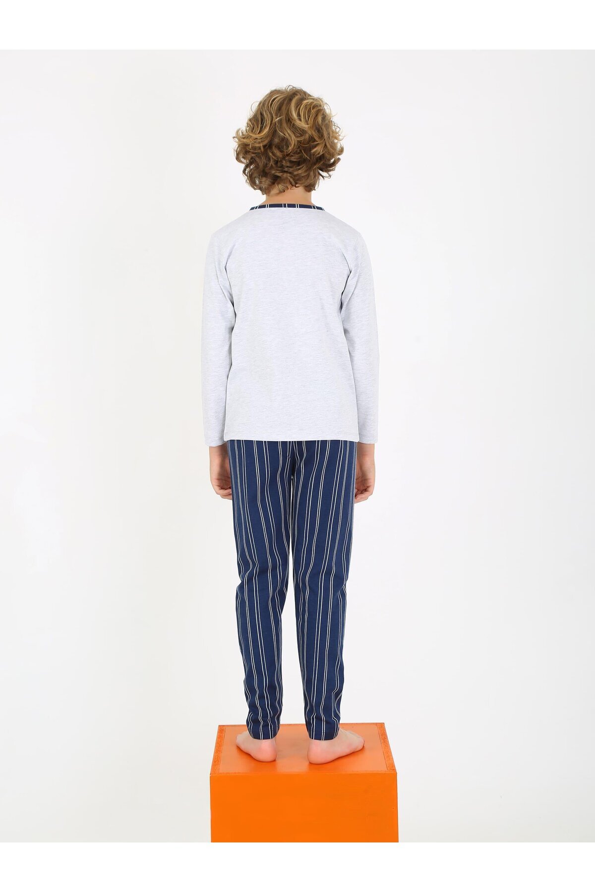 Vitmo Baby Erkek Çocuk Uzun Kollu %100 Pamuklu Düğme Detaylı Pijama Takımı Classic fotoğrafı 2 (önizleme)