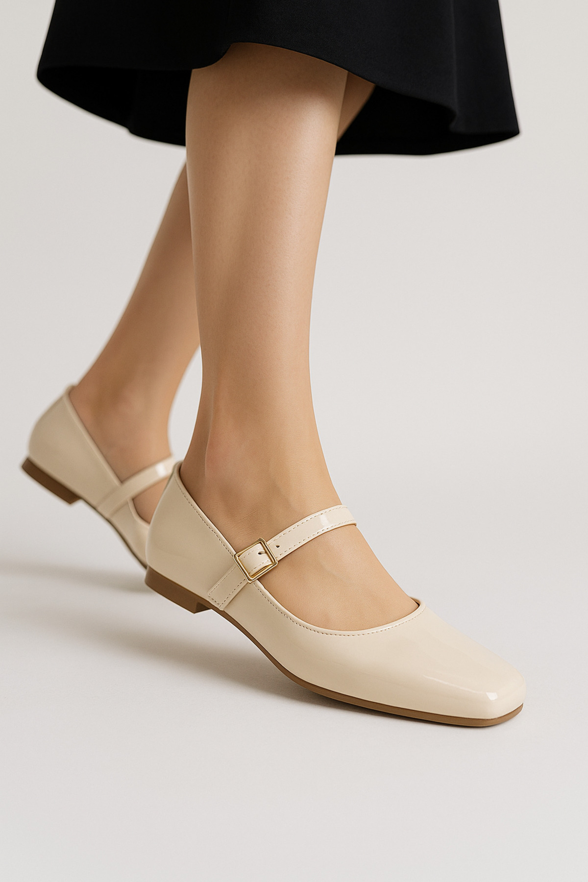 StWenn  Kadın Babet Ayakkabı Rugan Krem Altın Tokalı Şık Hafif Ortopedik Ses Yapmaz Taban - Görsel 4