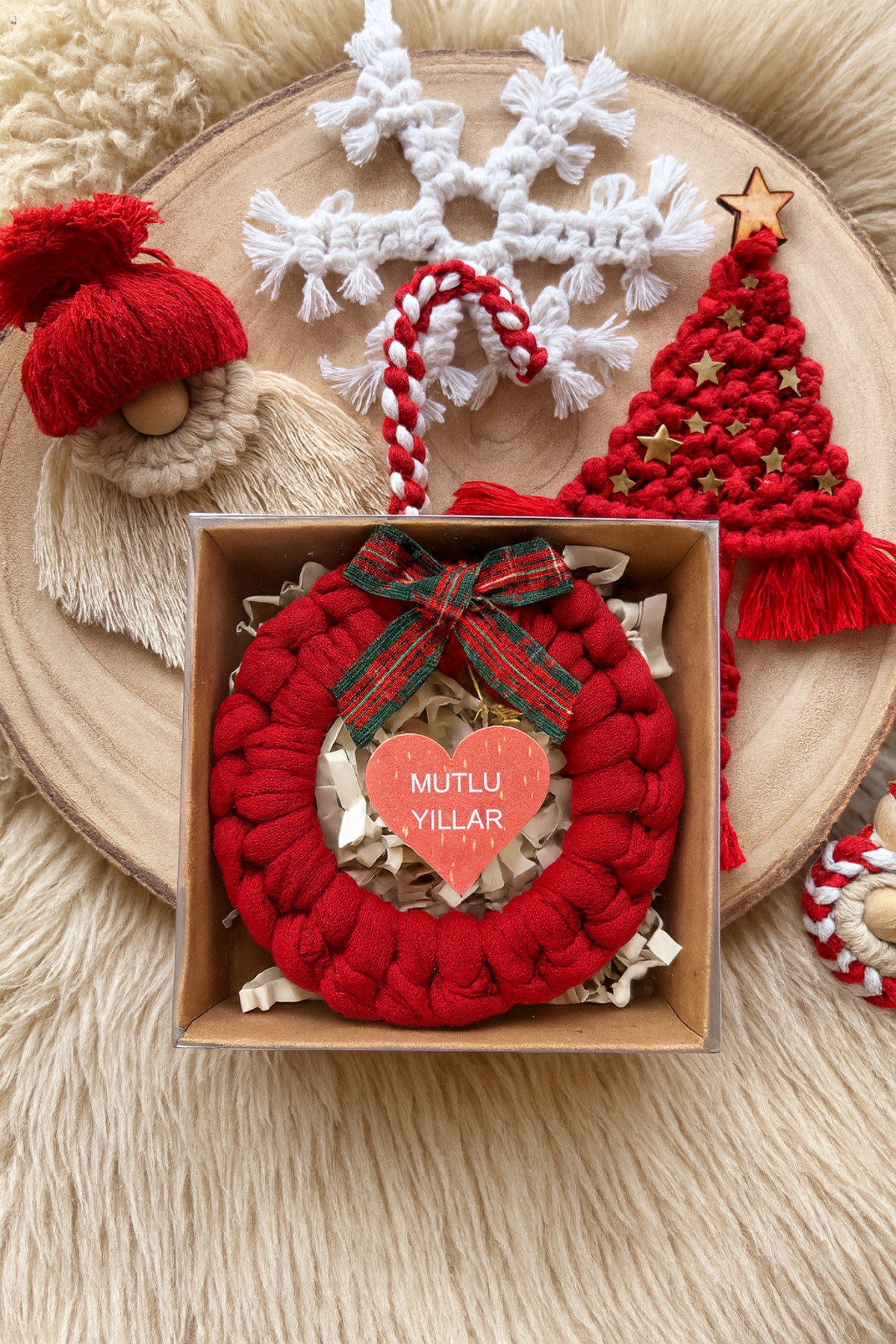 NEW YEAR GIFT BOXED KEYCHAIN (SENT WITH BOX AND NOTE)
