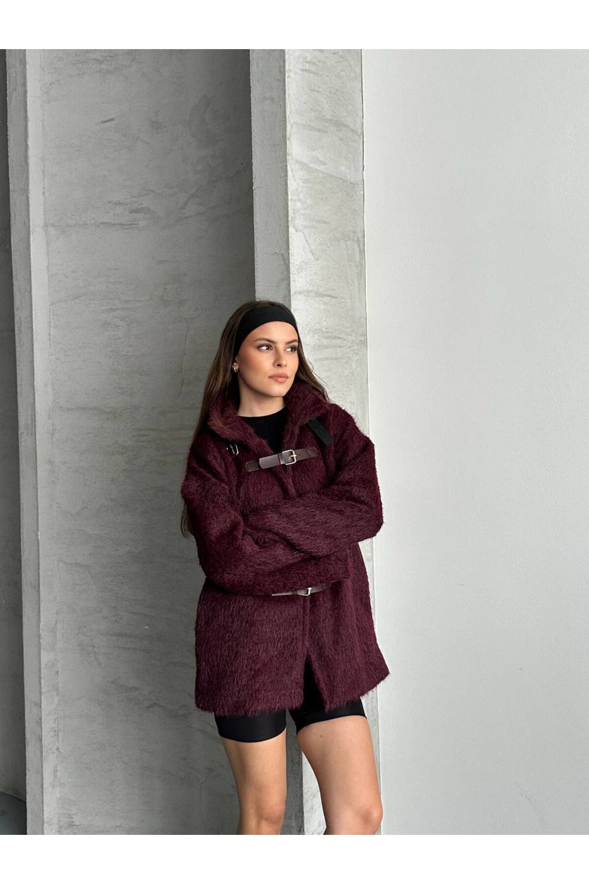 Manteau oversize femme à plumes violet avec ceinture - Görsel 4