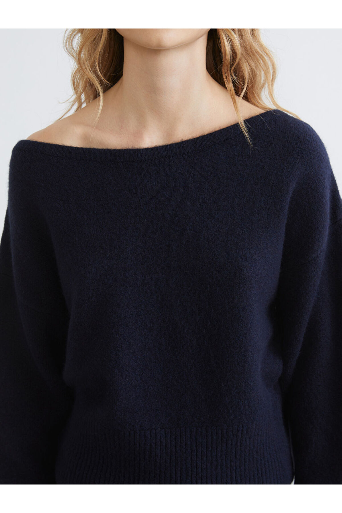 LC Waikiki Lacivert Kayık Yaka Kadın Triko Kazak fotoğrafı 3 (önizleme)