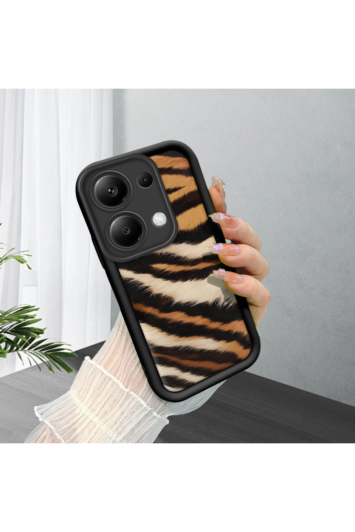Xiaomi Redmi Note 13 Pro 4G Compatible Silicone Material Shockproof Simple Black Phone Case