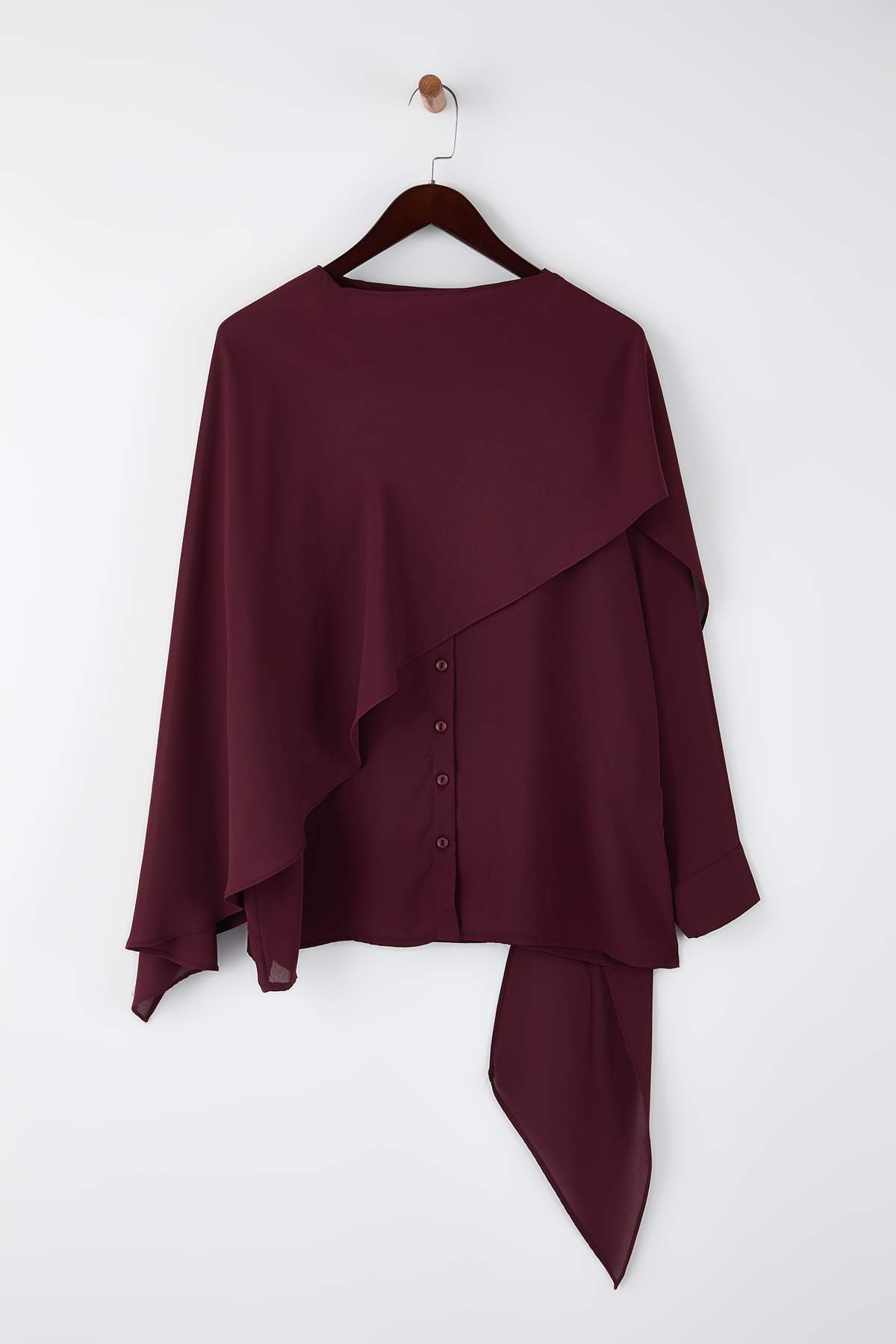 Trendyol Curve Detailliertes gewebtes Hemd in Übergröße mit Pflaumenmantel TBBAW26AX00019