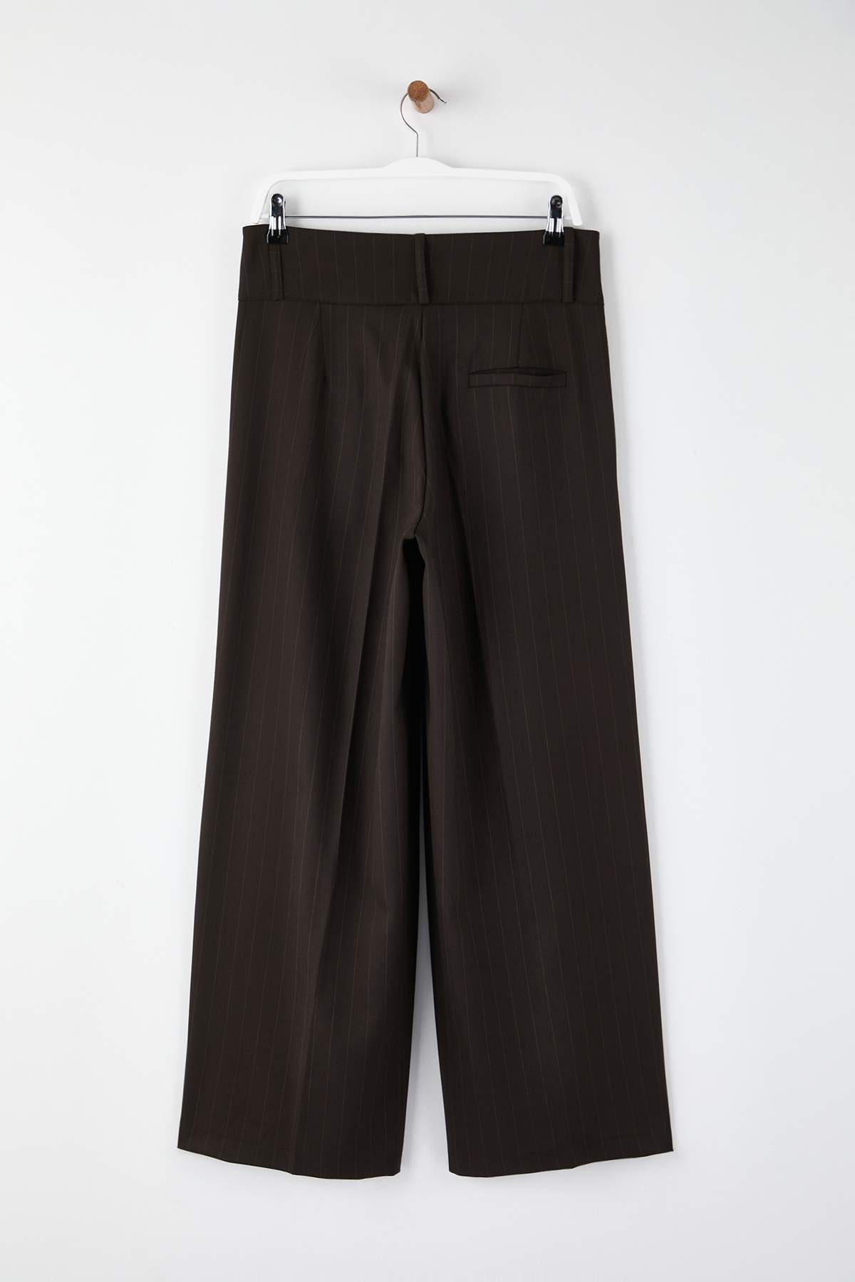 Trendyolmilla  Kahverengi Çizgili Bel Detaylı Extra Geniş Paça Wide Leg Dokuma Pantolon TWOAW26PL00168 - Görsel 7