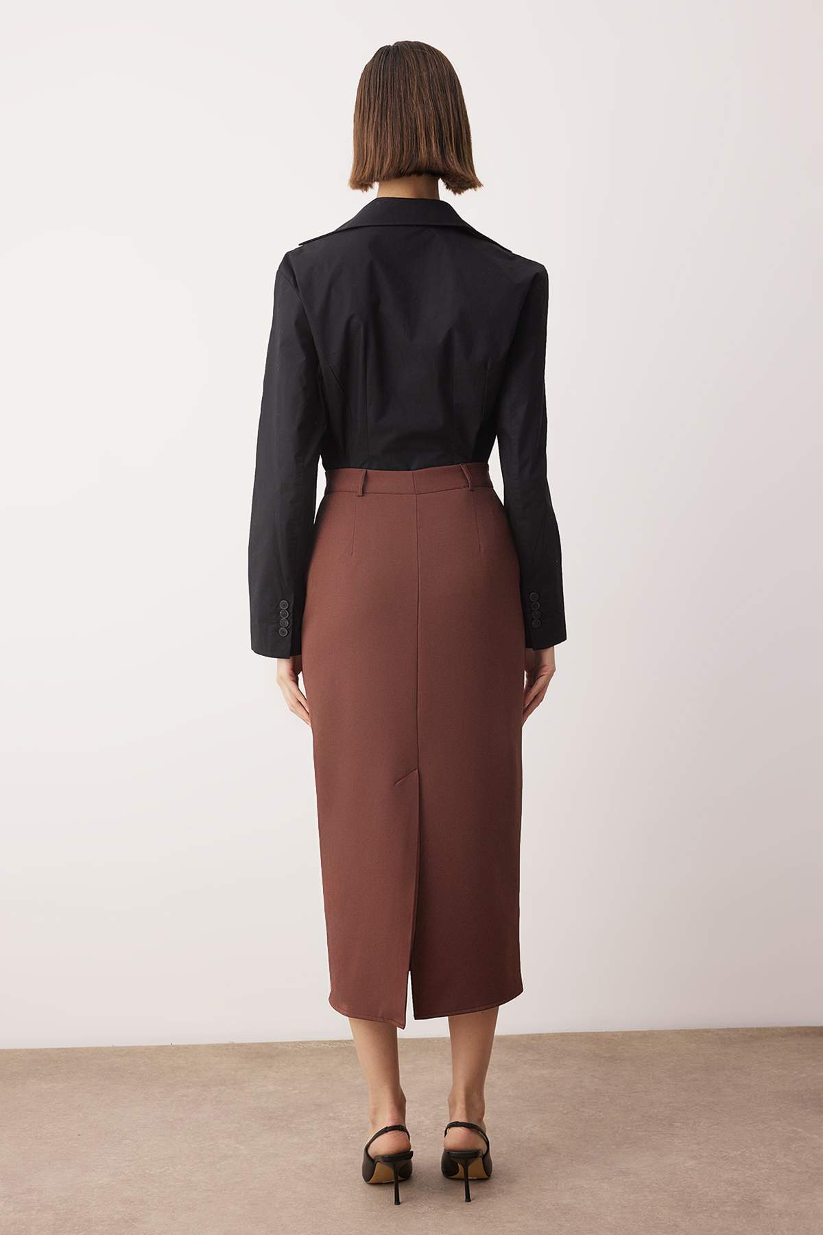 Trendyolmilla  Kahverengi Bel Detaylı Kalem Düz Kesim Yırtmaçlı Dokuma Maxi/Uzun Etek TWOSS24ET00129 - Görsel 5