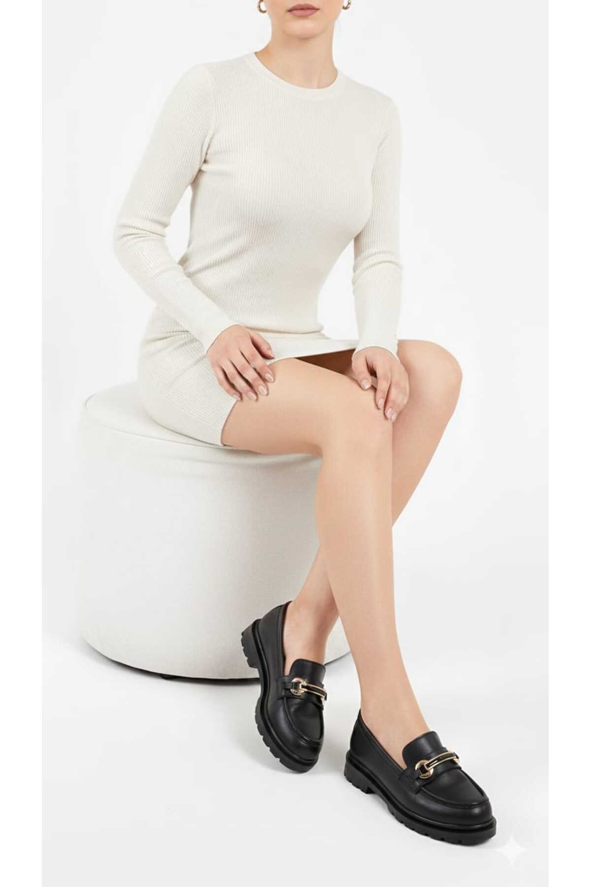 AYN SHOES35  Kapalı Babet Kişlik Tokalı Siyah Rengi Cilt - Görsel 3