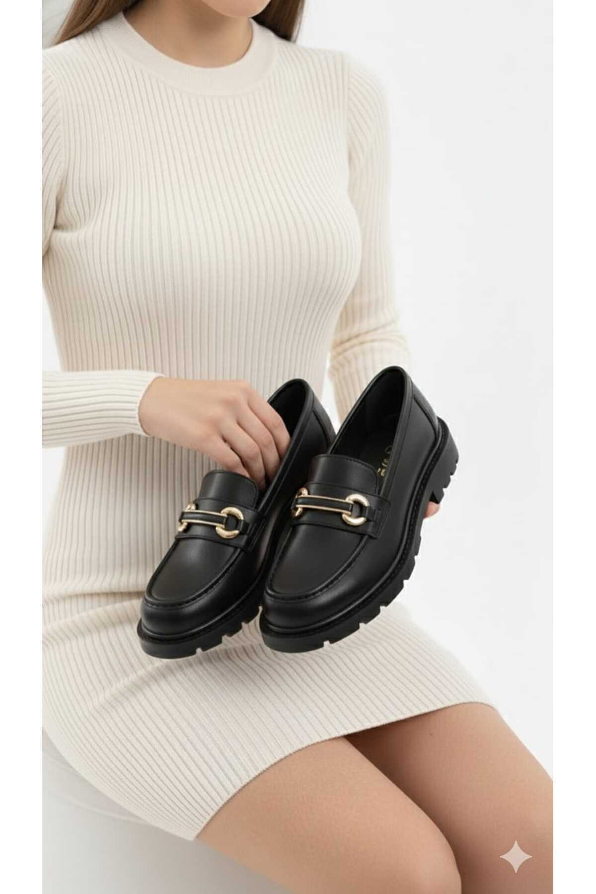 AYN SHOES35  Kapalı Babet Kişlik Tokalı Siyah Rengi Cilt - Görsel 4