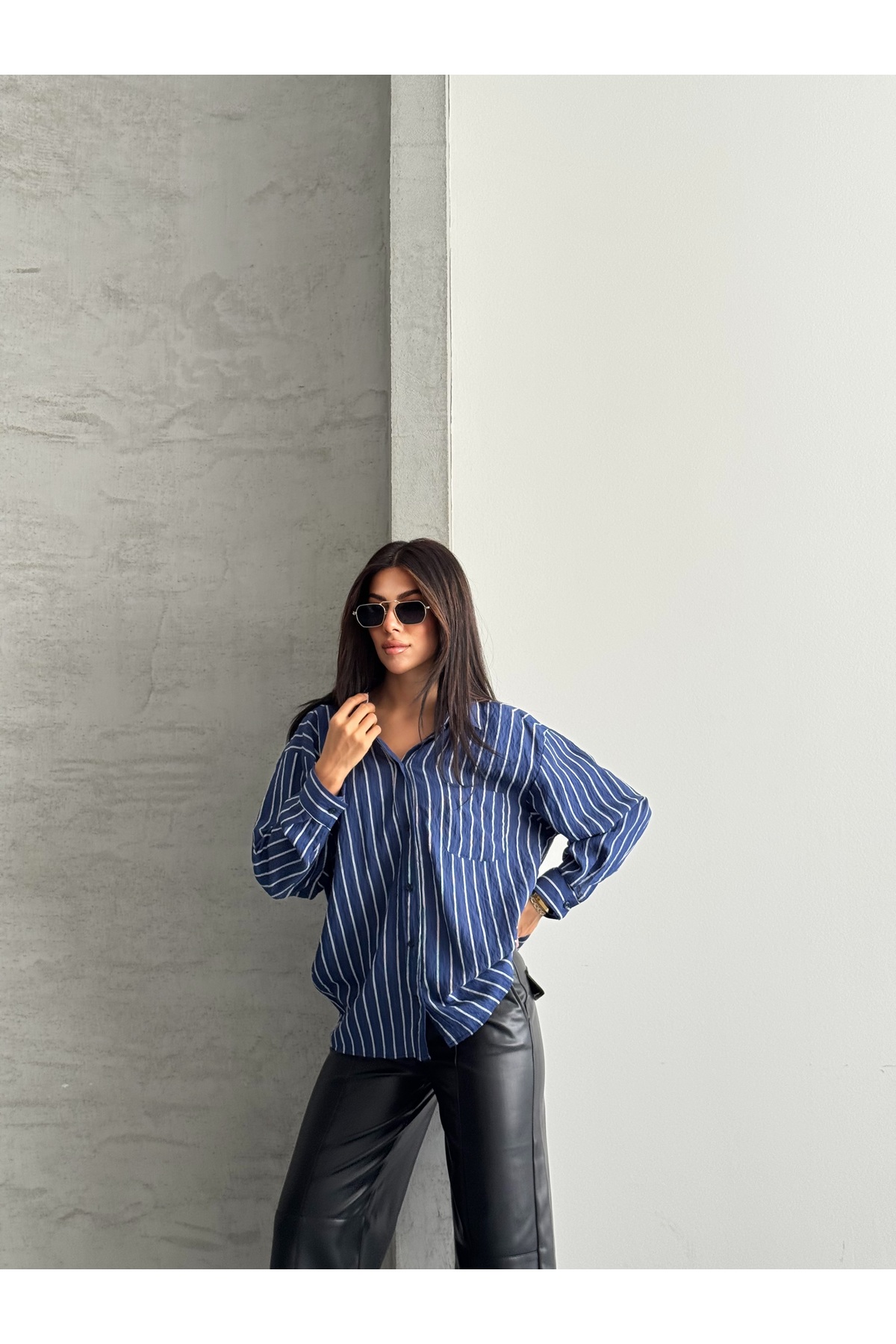 modazoom Kadın Çizgili Oversize Uzun Basic Gömlek görsel 3