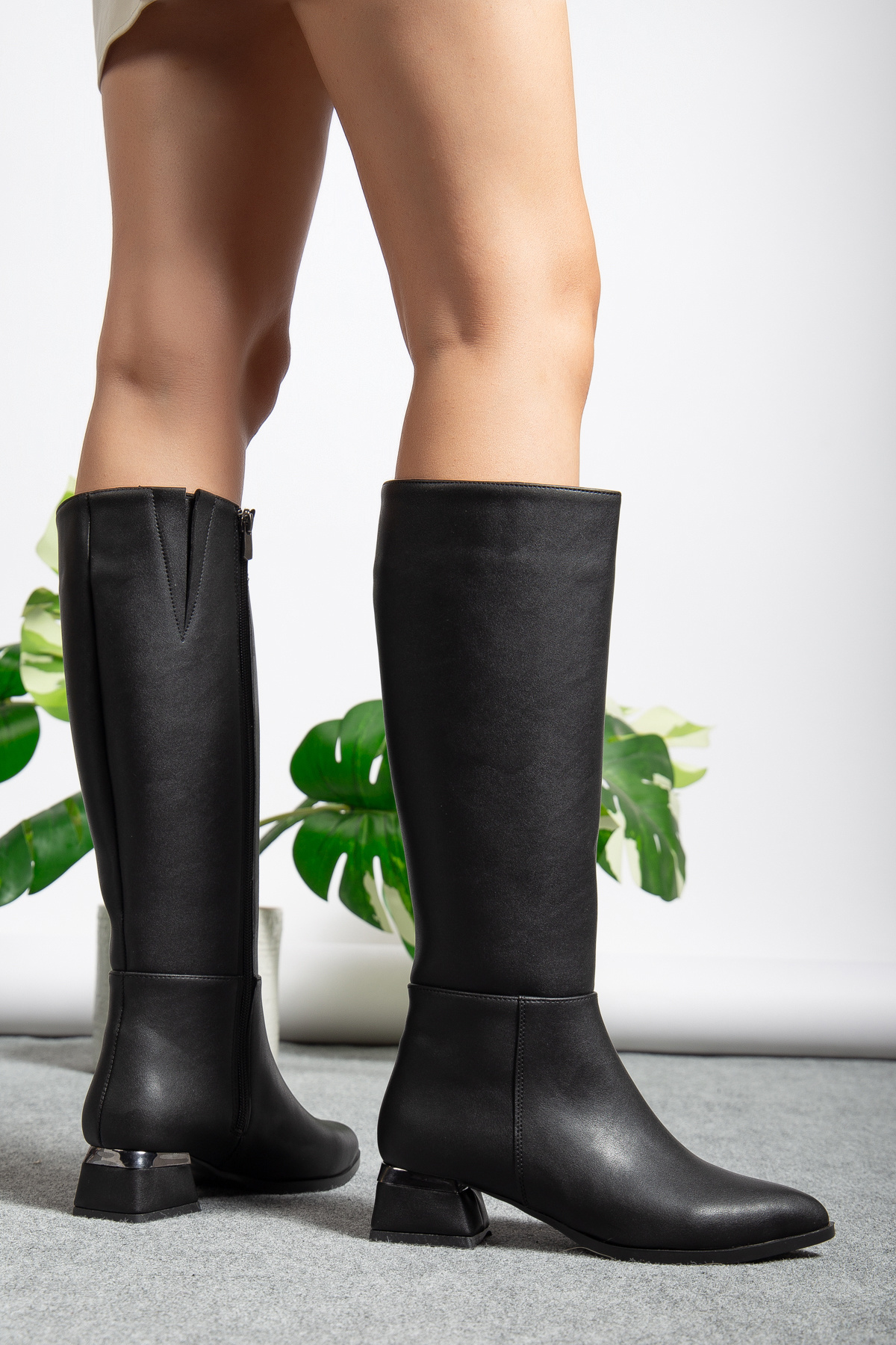 AYAKKABI MEET Дамски черни ботуши с ток