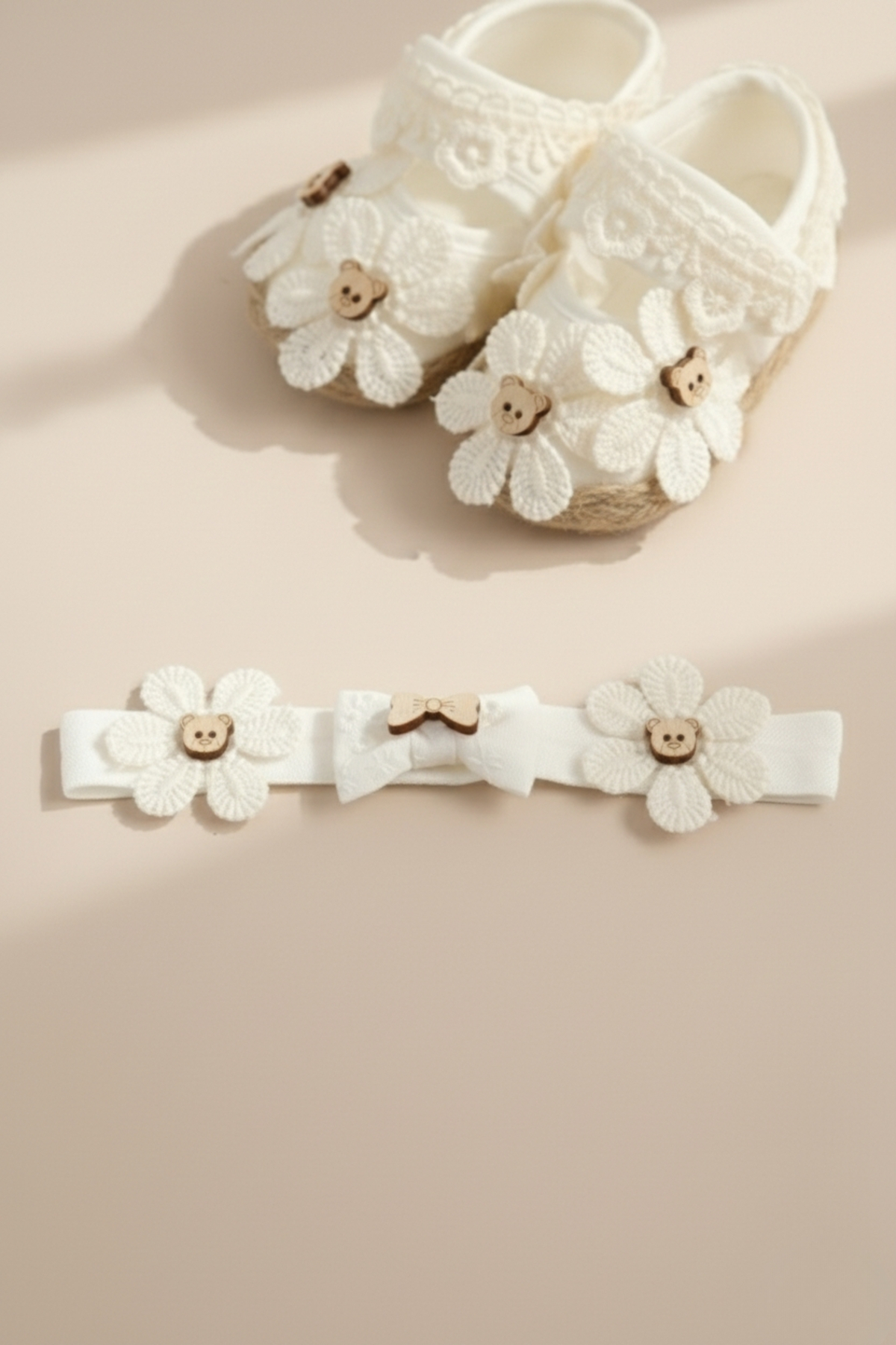 LOGO AKSESUAR 0-3 Ay Yeni Ayıcıklı Fiyonklu Ekru Bebek Bandana Patik Seti fotoğrafı 3 (önizleme)