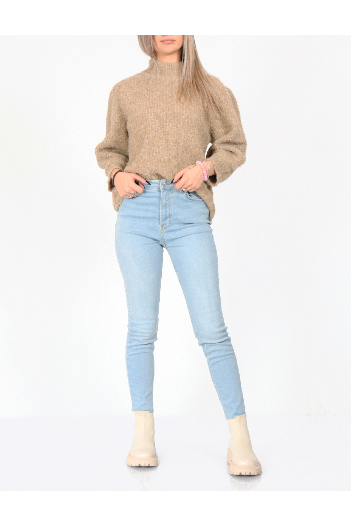 Evendi Blugi, Albastru