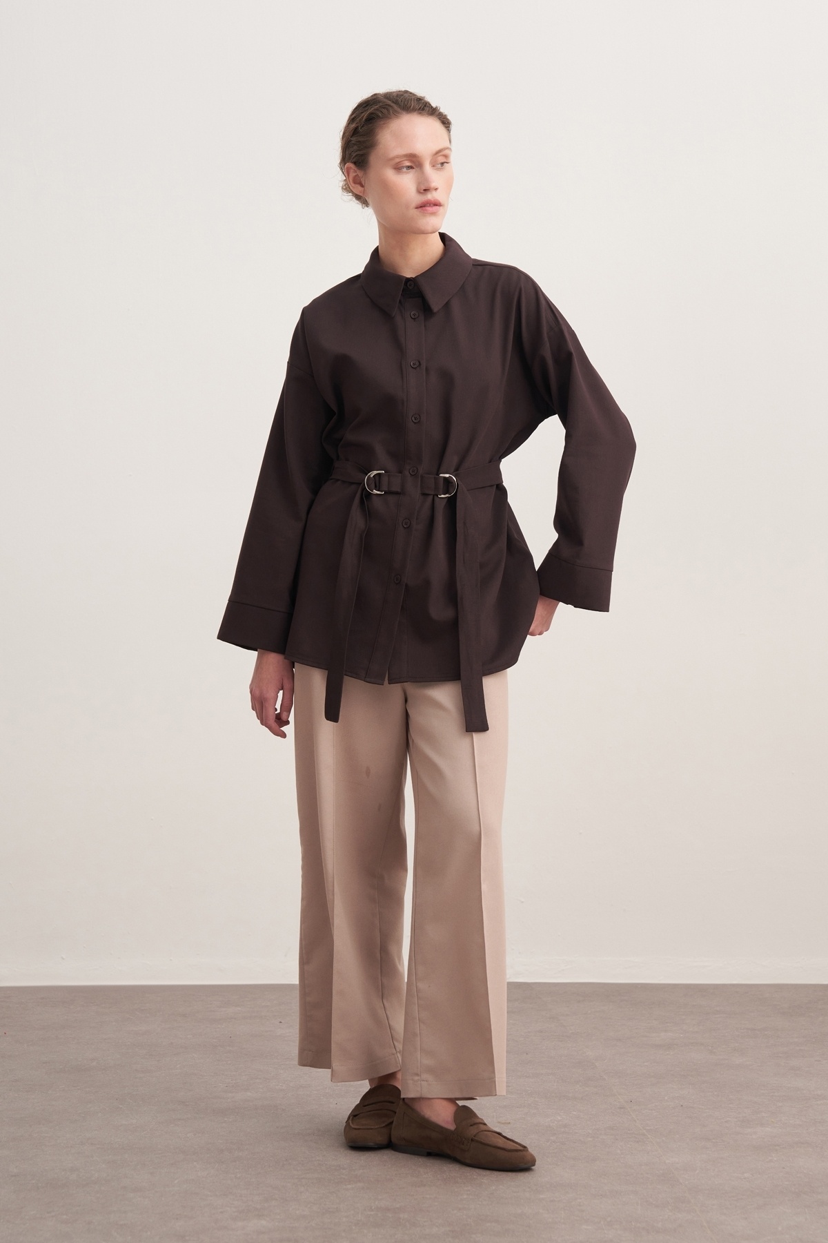 ebu prive  Kadın Gabardin Kemerli Gömlek Kahve - Görsel 2