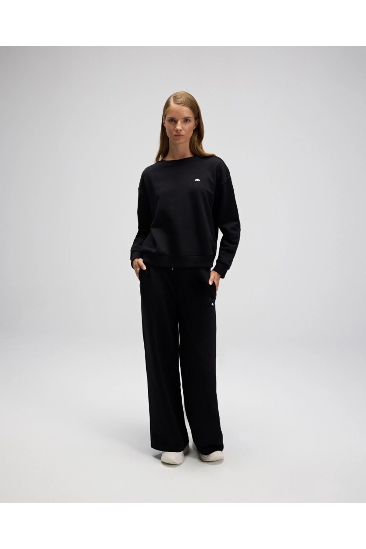 Ellesse EF527-BK Kadın Siyah Sweat