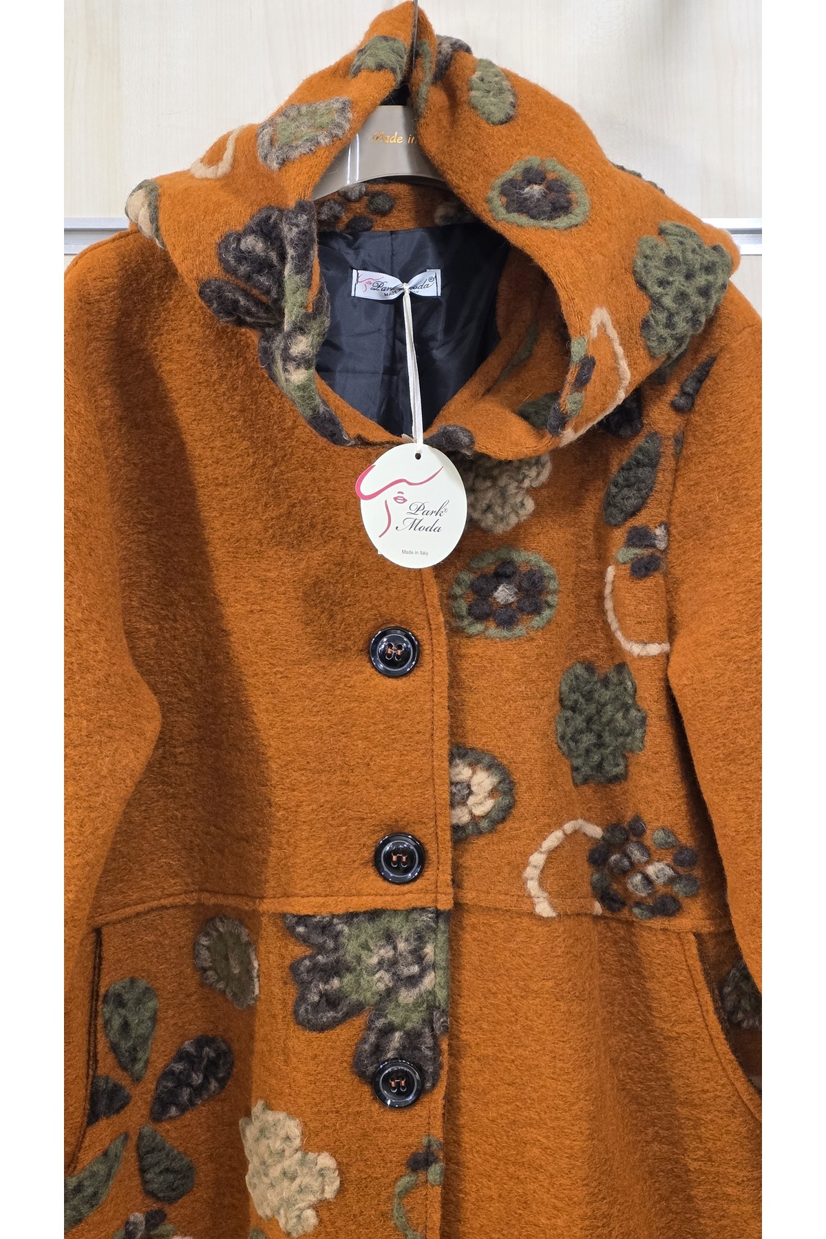 Park Moda Keçe Kaban Çiçek Kabartmalı fotoğrafı 2 (önizleme)