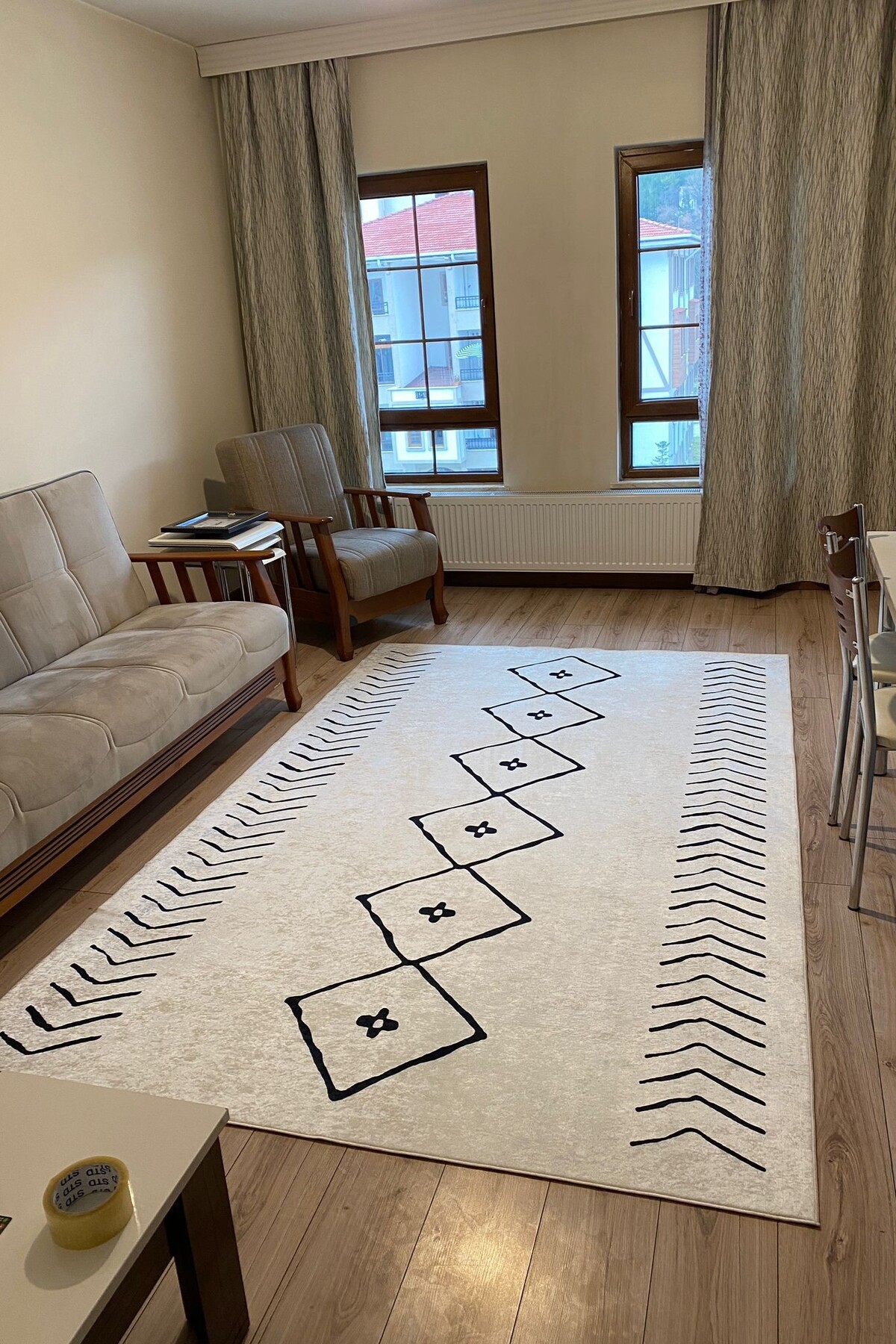 Scandinavian White Black Carpet Lounge Carpet Machine Washable Carpet Anti-Slip Base Carpet