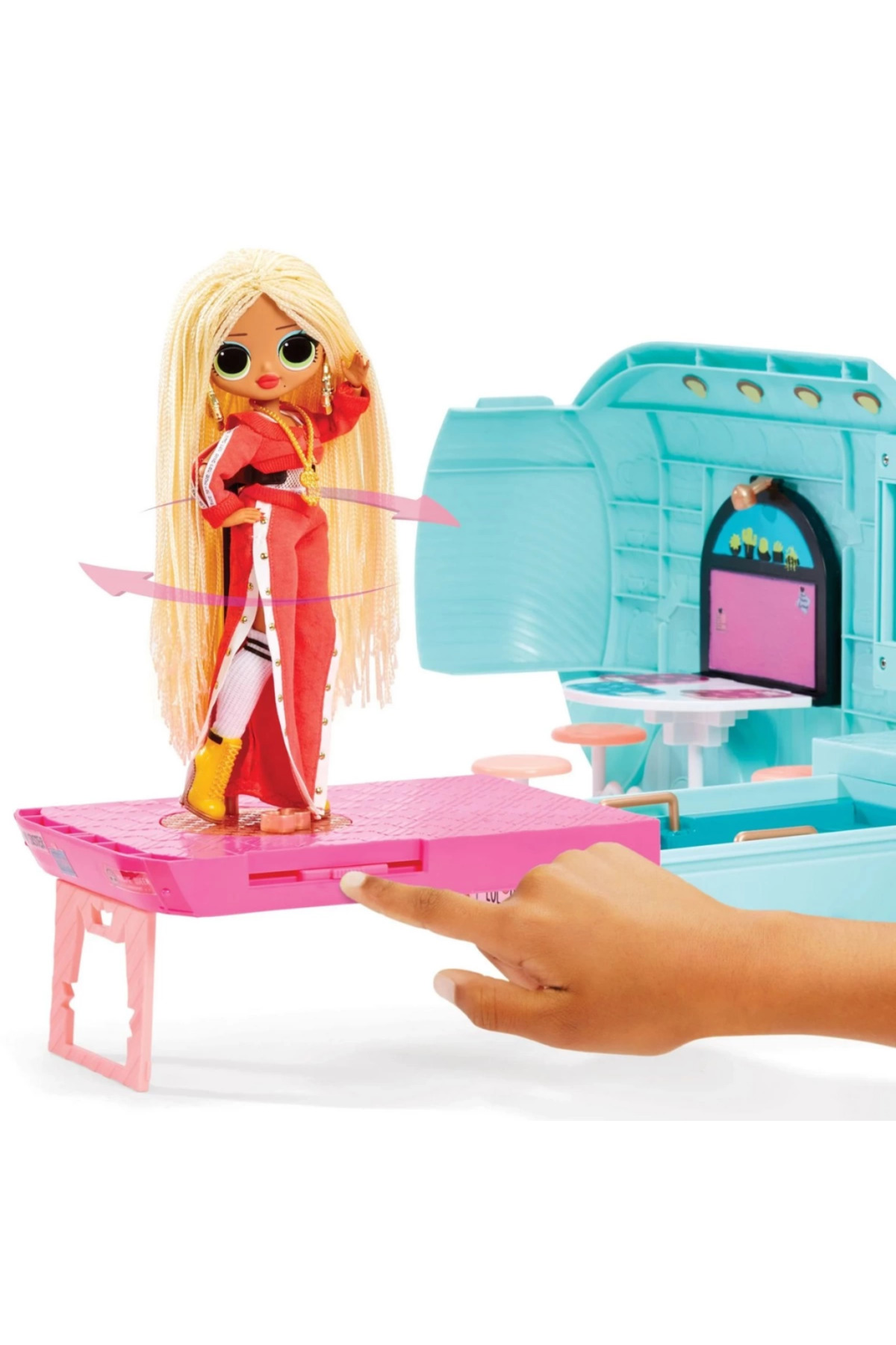 کاروان شگفت‌انگیز پرزرق‌وبرق