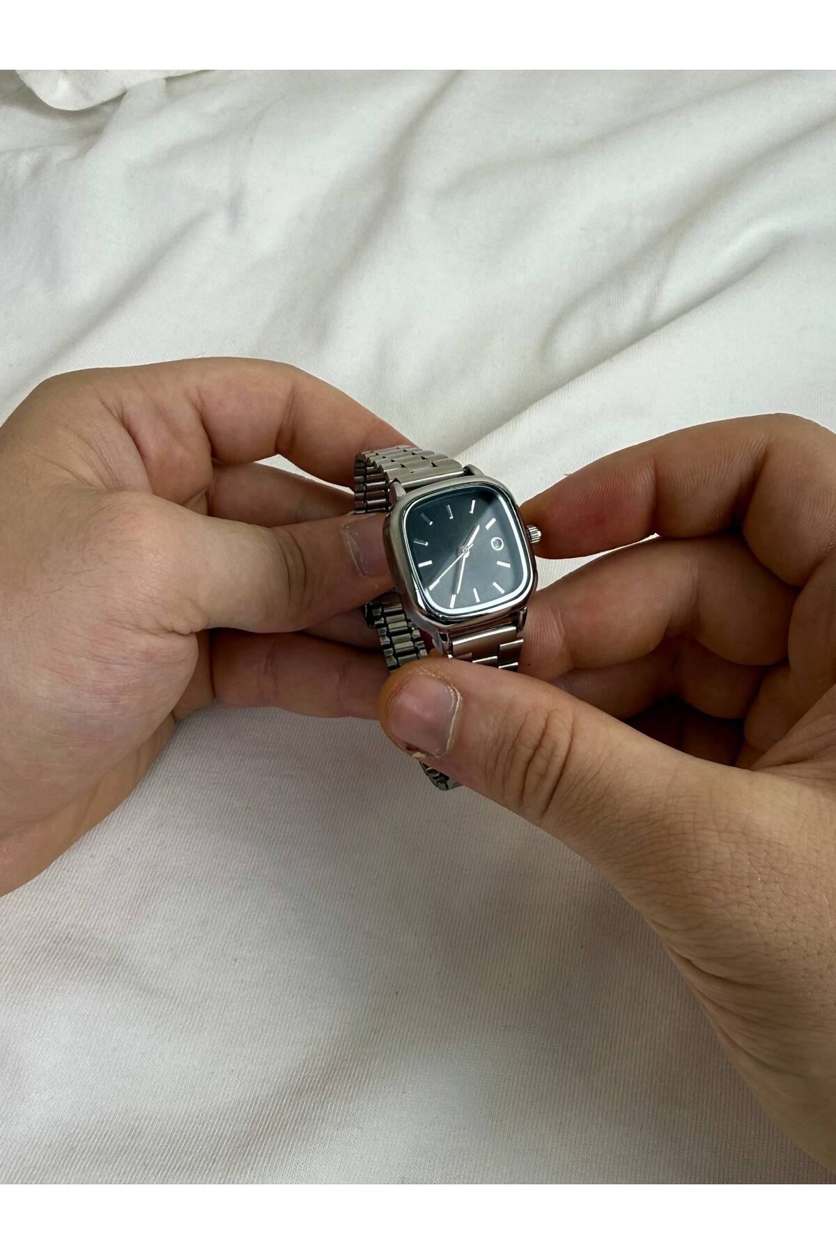 ساعت مچی زنانه استیل با صفحه مشکی کلاسیک، بند استیل ضدزنگ، قاب استیل محکم، رنگ‌رفتگی ندارد