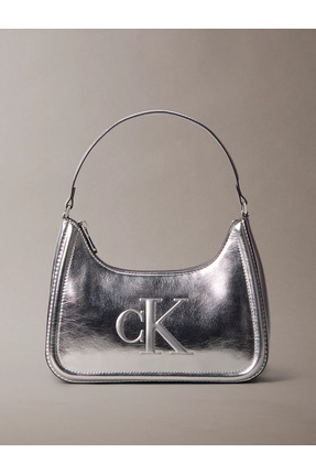Calvin Klein Kadın Büyük CK Logolu Kısa Askılı Parlak Deri Gümüş Omuz Çantası...