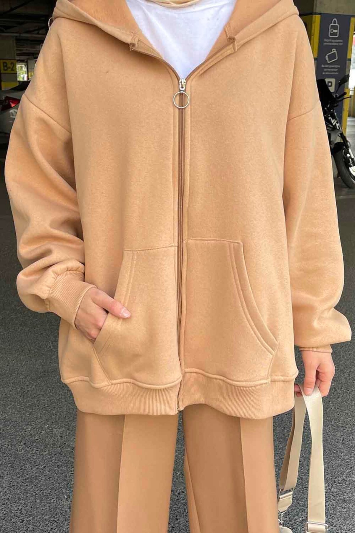lamelif Kapüşonlu Oversize Yan Cepli Sweat Sütlü Kahve görsel 3