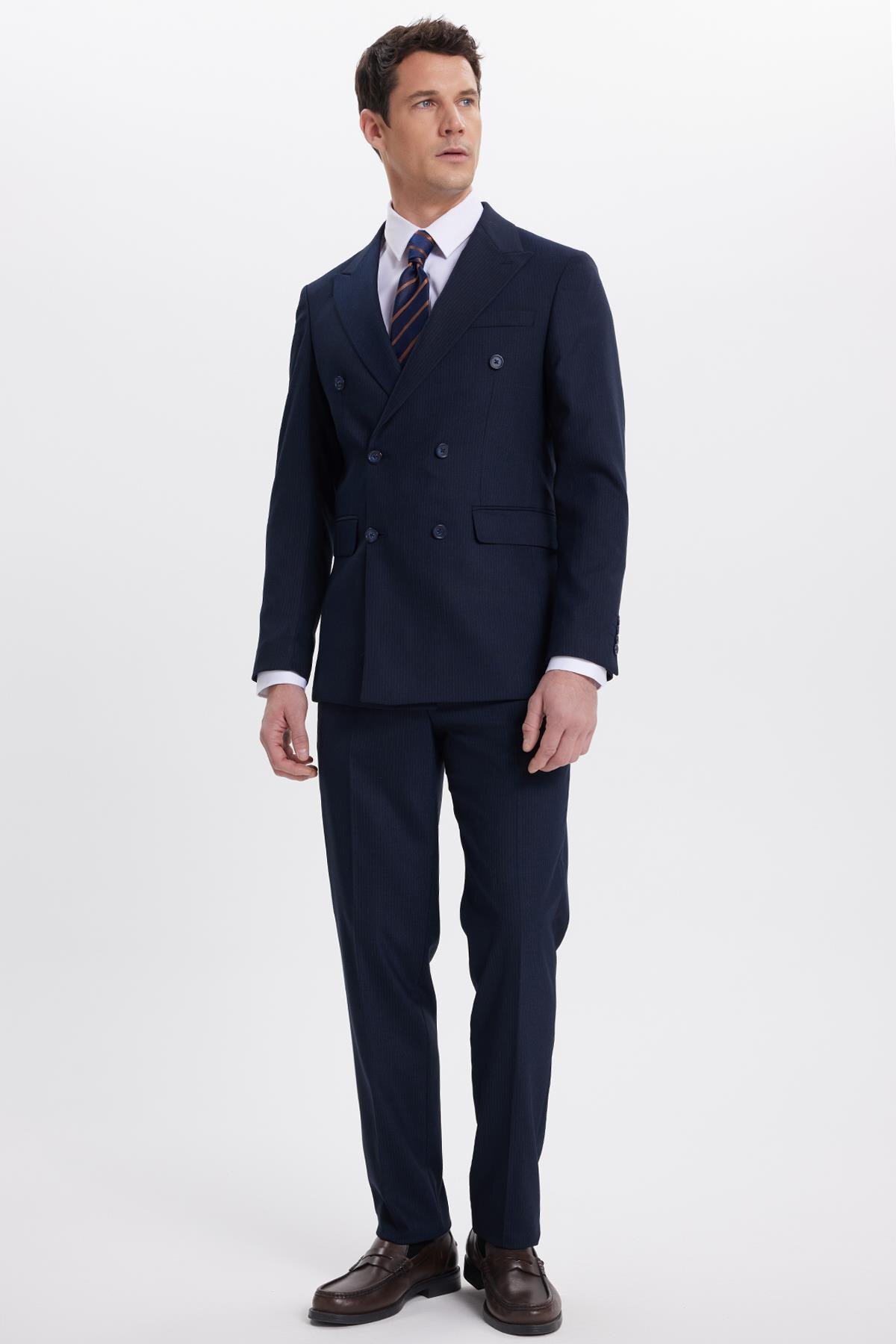 Tudors Erkek Slim Fit Sivri Yaka Çizgili Kapaklı Cepli Lacivert Takım Elbise görsel 2