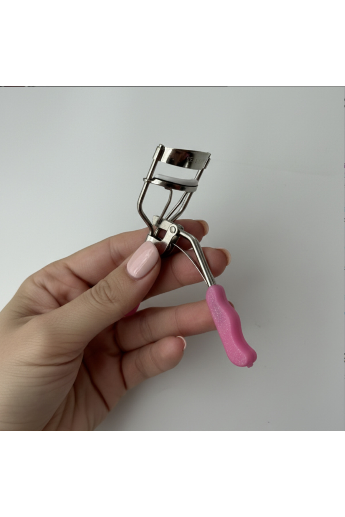 Ma.re accessories Pembe Renk Kirpik Kıvırıcı/ Kirpik Kıvırma Aparatı