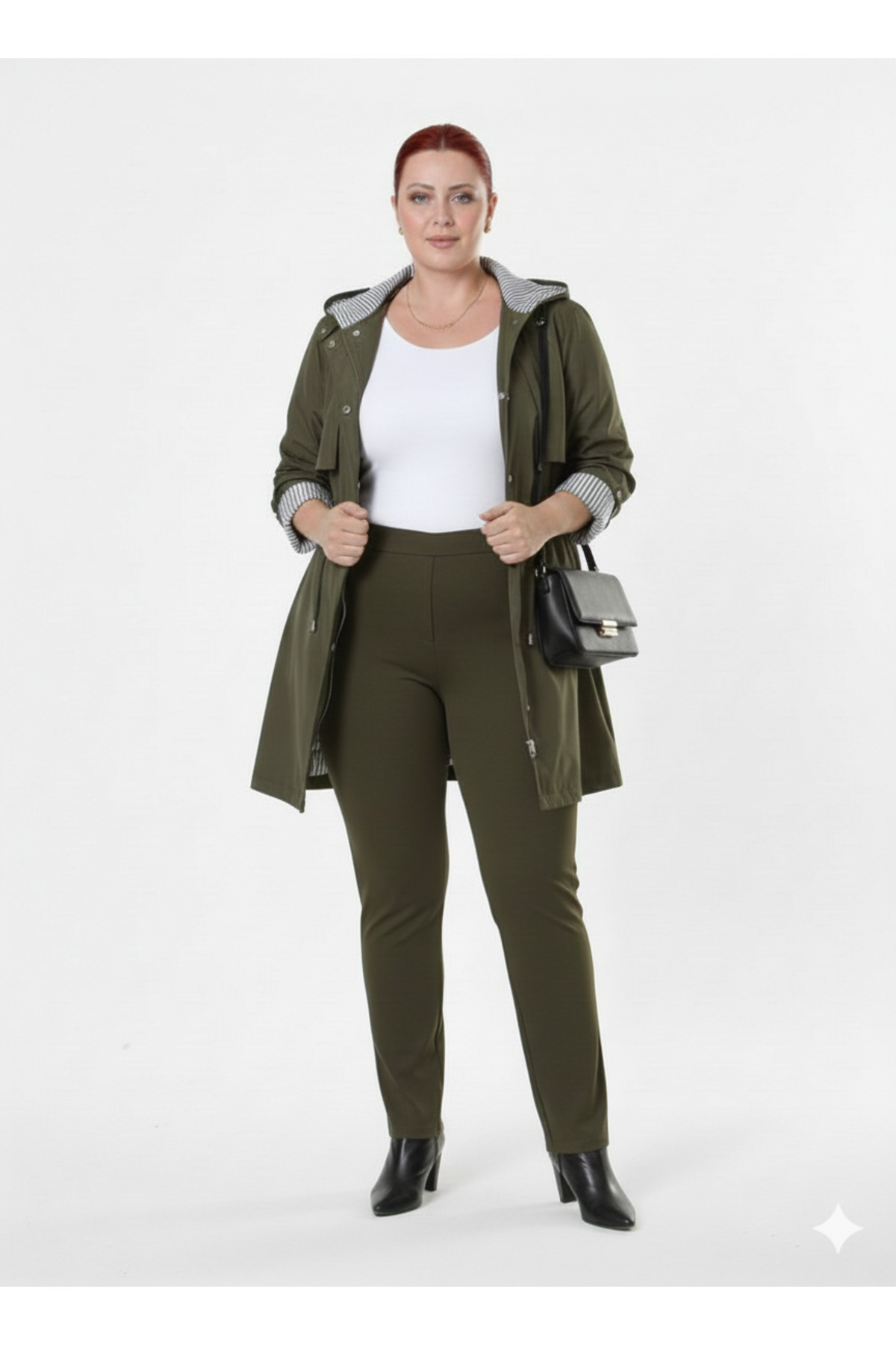 AKŞEN GİYİM Büyük Beden Çıkabilir Kapüşonlu Çizgi Detaylı Kol Manşetli 80 cm Boyda Trençkot