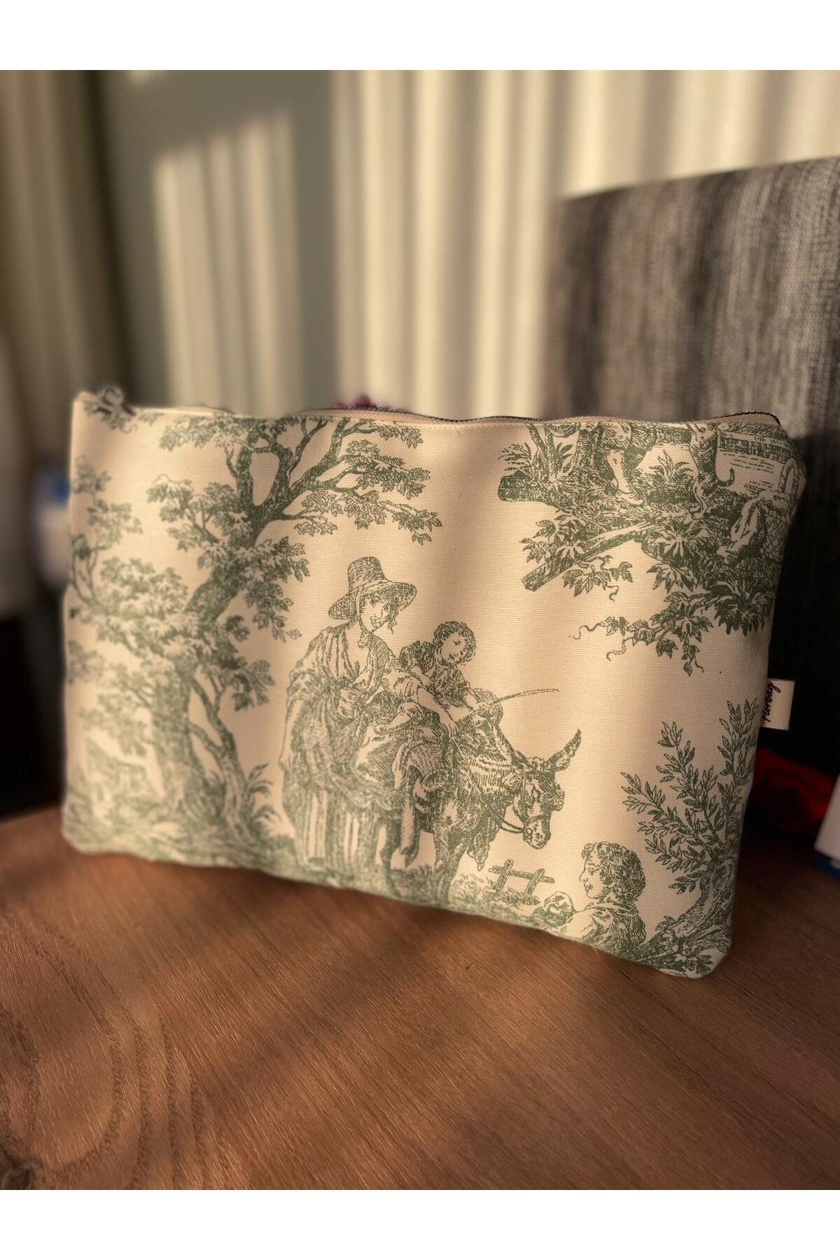 Fiorbag El Yapımı Toile de Jouy Desenli Tablet Çantası 11inç Gündelik Askısız Kadın El Çantası görsel 2