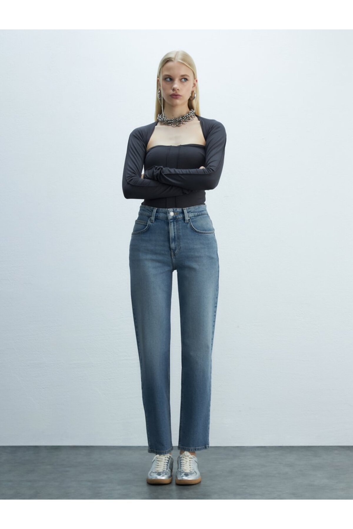Straplez Uzun Kollu Crop Krem Sweatshırt