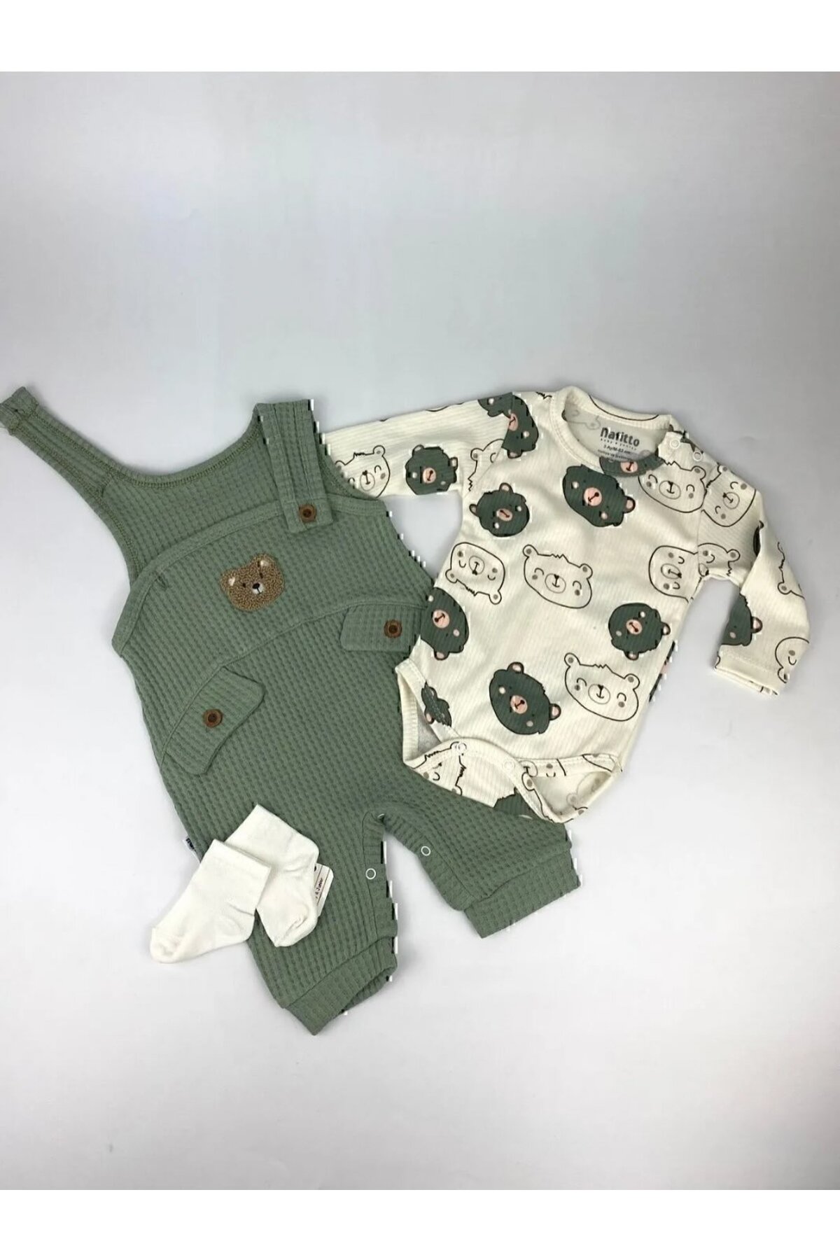NAFİTO Ayıcık Nakışlı Erkek Bebek 3’lü Tulum Seti – Zıbın, Tulum Ve Çorap | 3-6-9 Ay 1 BEDEN BÜYÜK ALINIZ. fotoğrafı 4 (önizleme)