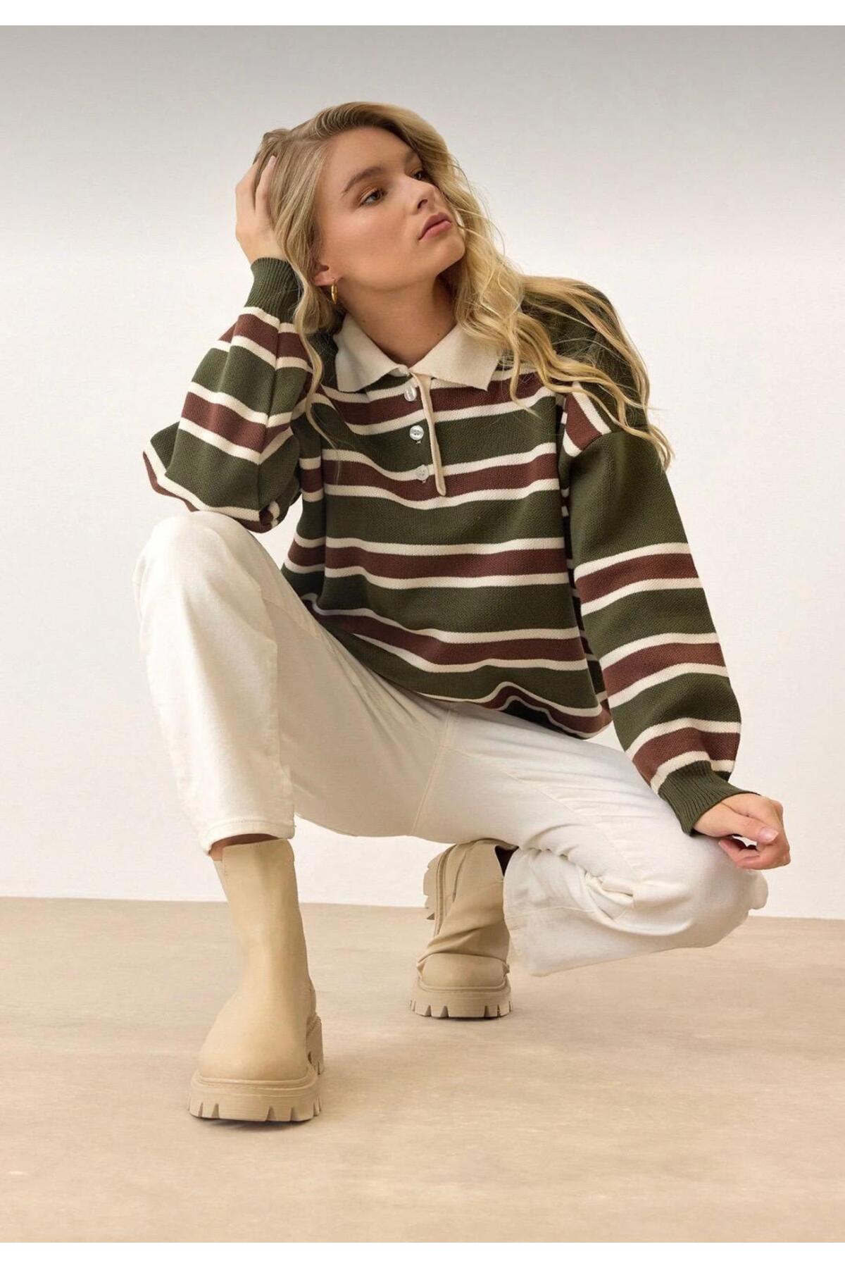 Gülce moda  Kadın Kazak Düğmeli Polo Yaka Çizgili Oversize Triko Kazak - Görsel 2