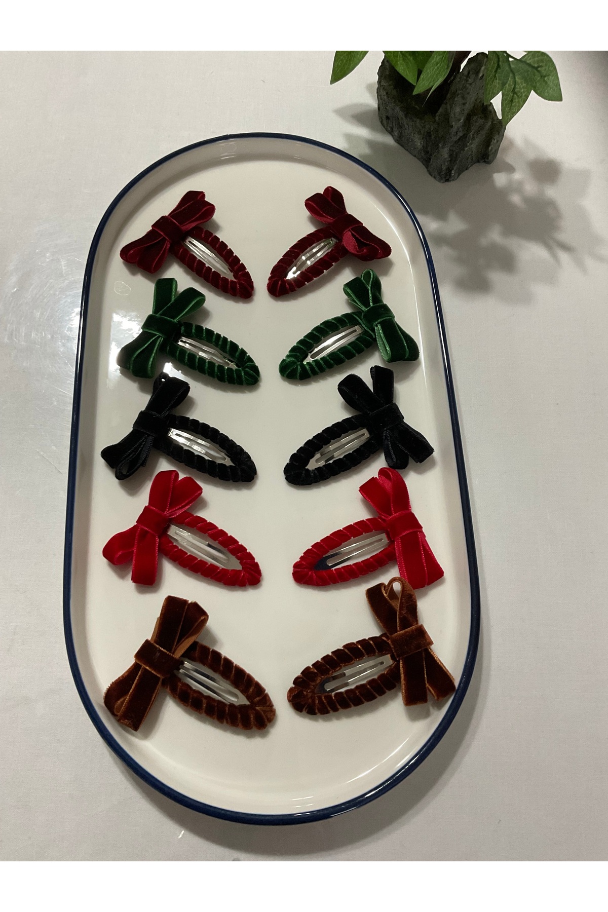 MADE BY PERİ Kadife kurdele ile kaplanmış fiyonk detaylı çıtçıt toka görsel 5