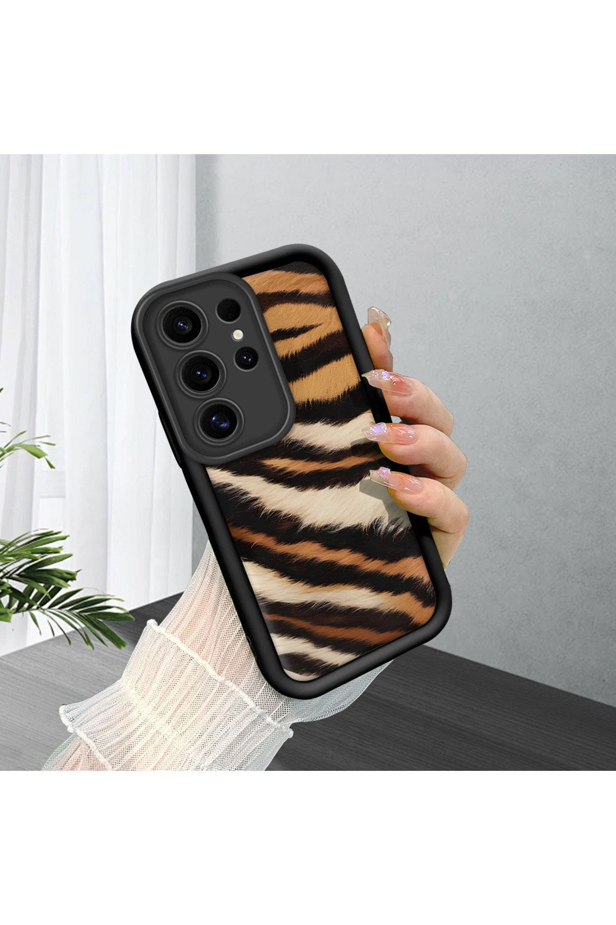 Samsung Galaxy S25 Ultra Compatible Silicone Material Shockproof Simple Black Phone Case