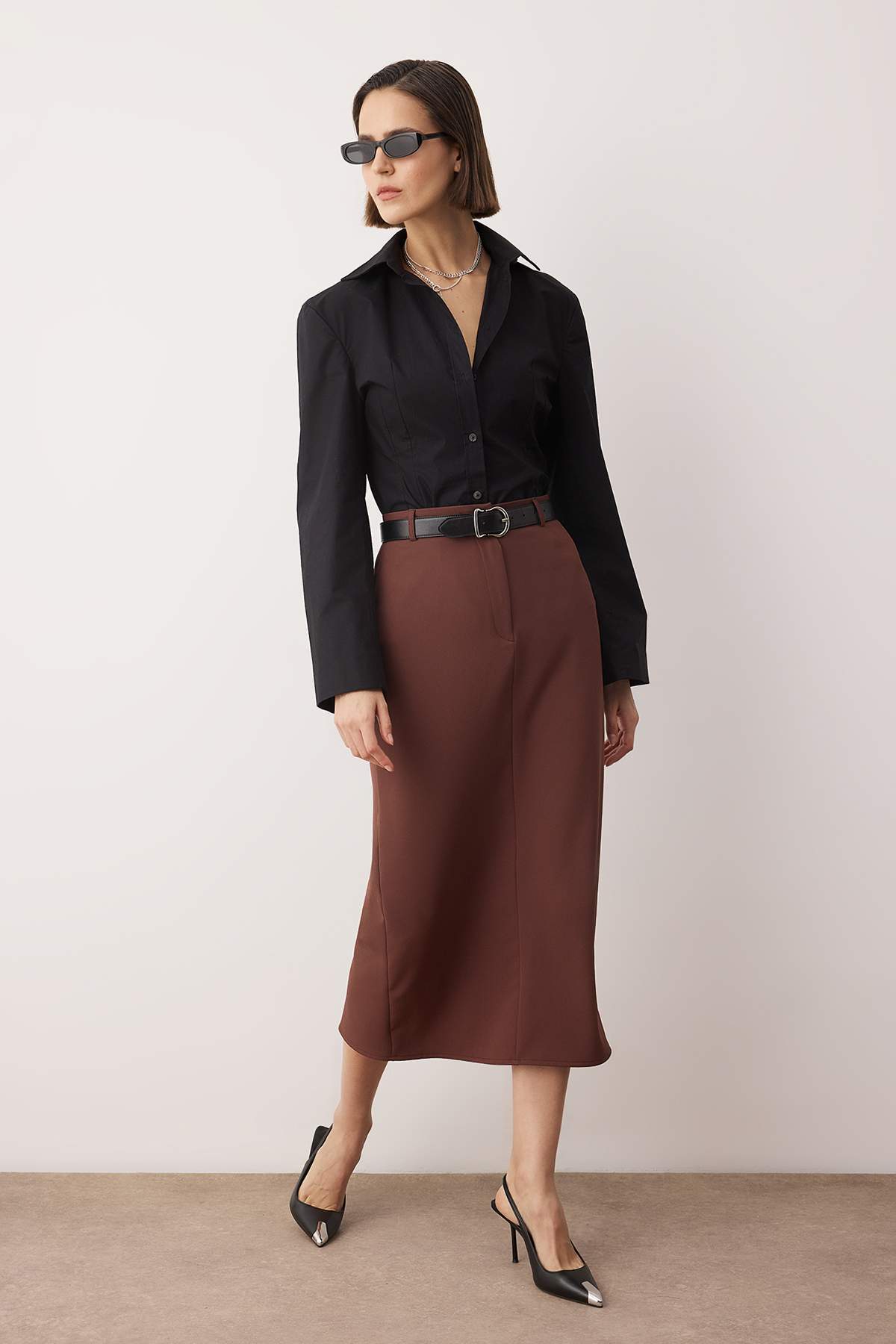 Trendyolmilla  Kahverengi Bel Detaylı Kalem Düz Kesim Yırtmaçlı Dokuma Maxi/Uzun Etek TWOSS24ET00129 - Görsel 2