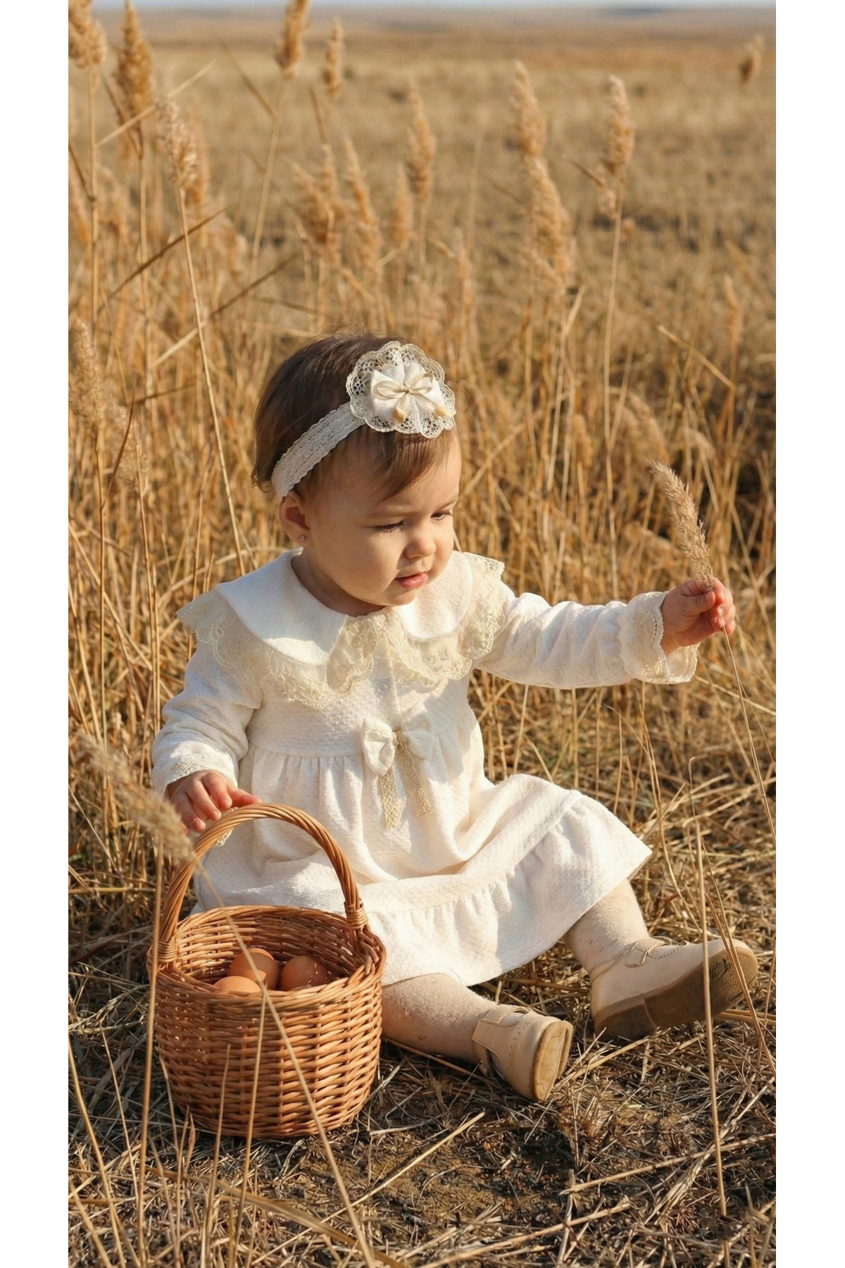 MONTİNA FİYONK DETAYLI VINTAGE JAKARLI WAFFLE PREMIUM BEBEK ELBİSESİ VE SAÇ BANDI SETİ fotoğrafı 3 (önizleme)