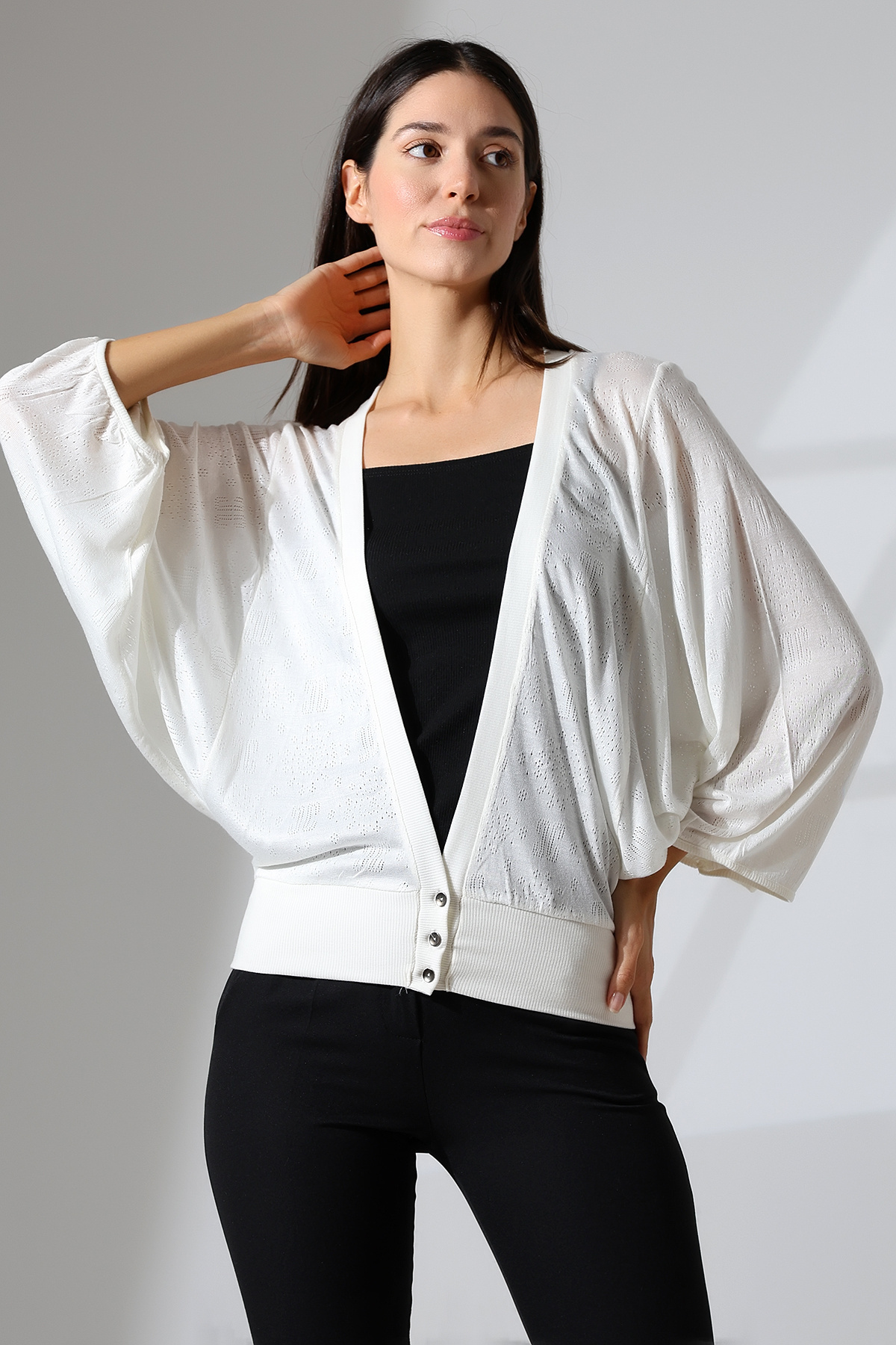 Şiir  Janerio Kadın Ajurlu Rahat Kalıp Penye Geniş Balon Kol 3 Düğmeli Hırka & Penye Hırka - Ekru