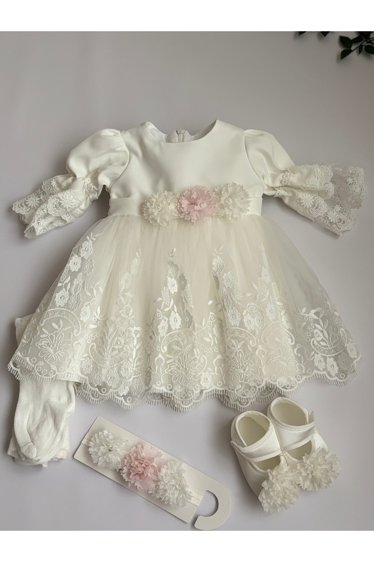 Cherub Baby Mimoza Kız Bebek Çiçekli Dantelli Elbise Yenidoğan Lüx Elbise Seti - Hastane Çıkışı Mevlütlük Takım fotoğrafı 5 (önizleme)