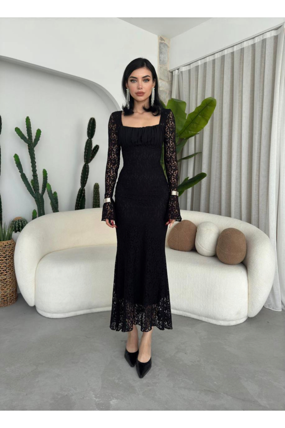 Afiş Butik  Siyah Dantelli Piliseli Kare Yaka Midi Elbise - Görsel 4