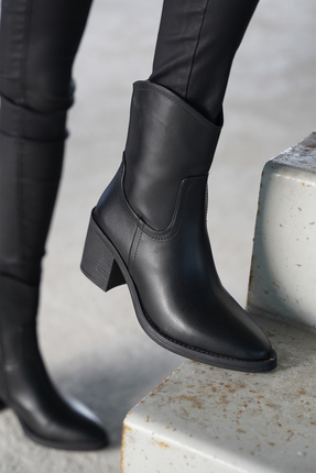 Marjin Kadın Fermuarlı Sivri Burun Kalın Topuklu Bot Tasim Siyah