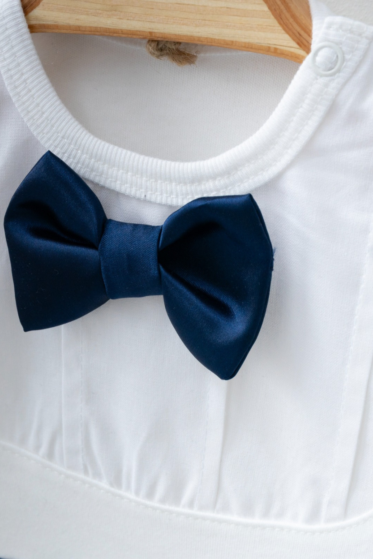 Minytrendy Erkek Bebek Kuşaklı Papyonlu Askılı Pantolon Zıbın Gömlek Mevlüt Doğum Günü Yenidoğan Tulum Takım fotoğrafı 4 (önizleme)