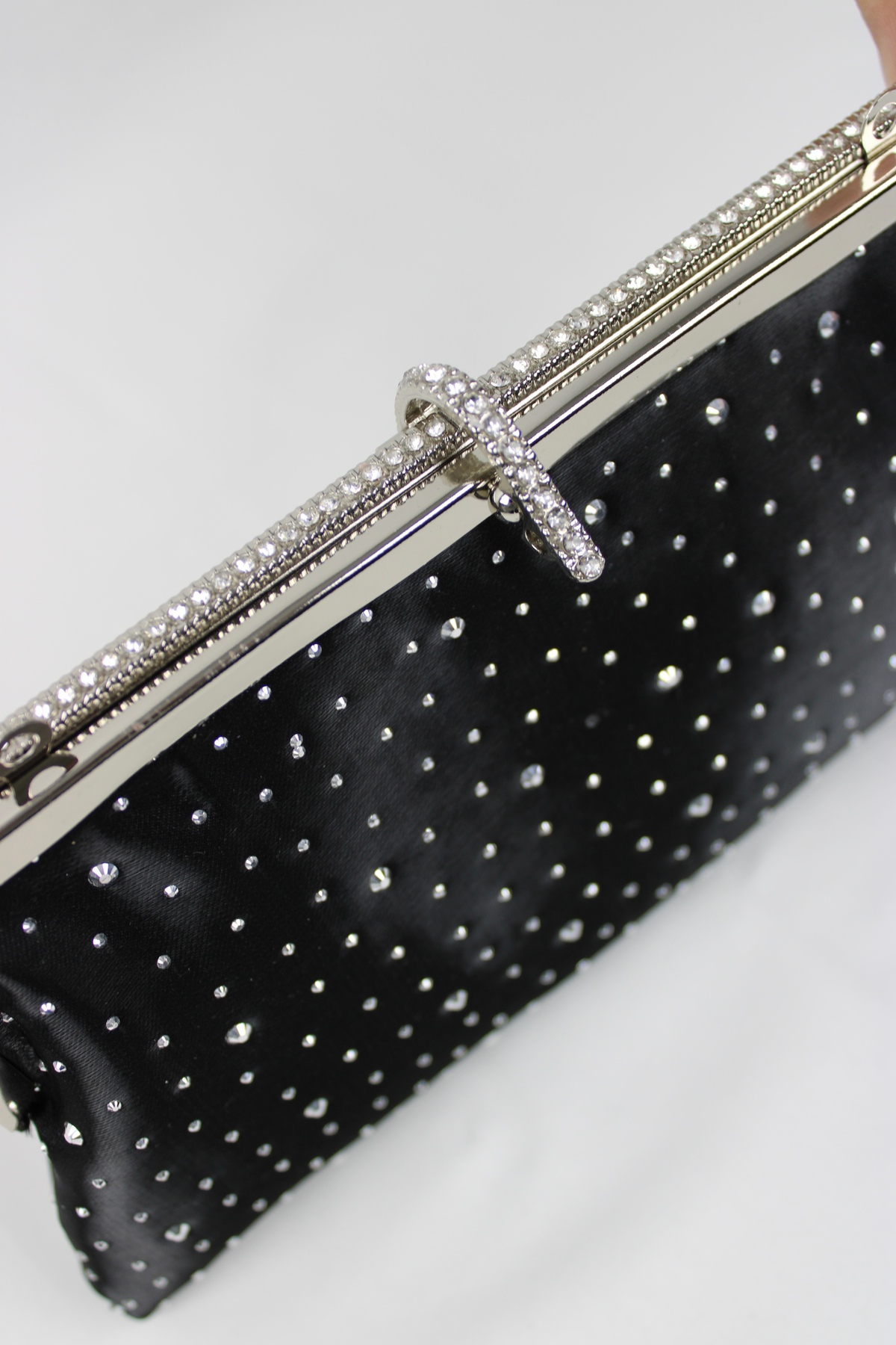 mossi Kadın Metal Çerçeveli Taş Detaylı Zincirli Abiye Clutch Çanta görsel 4
