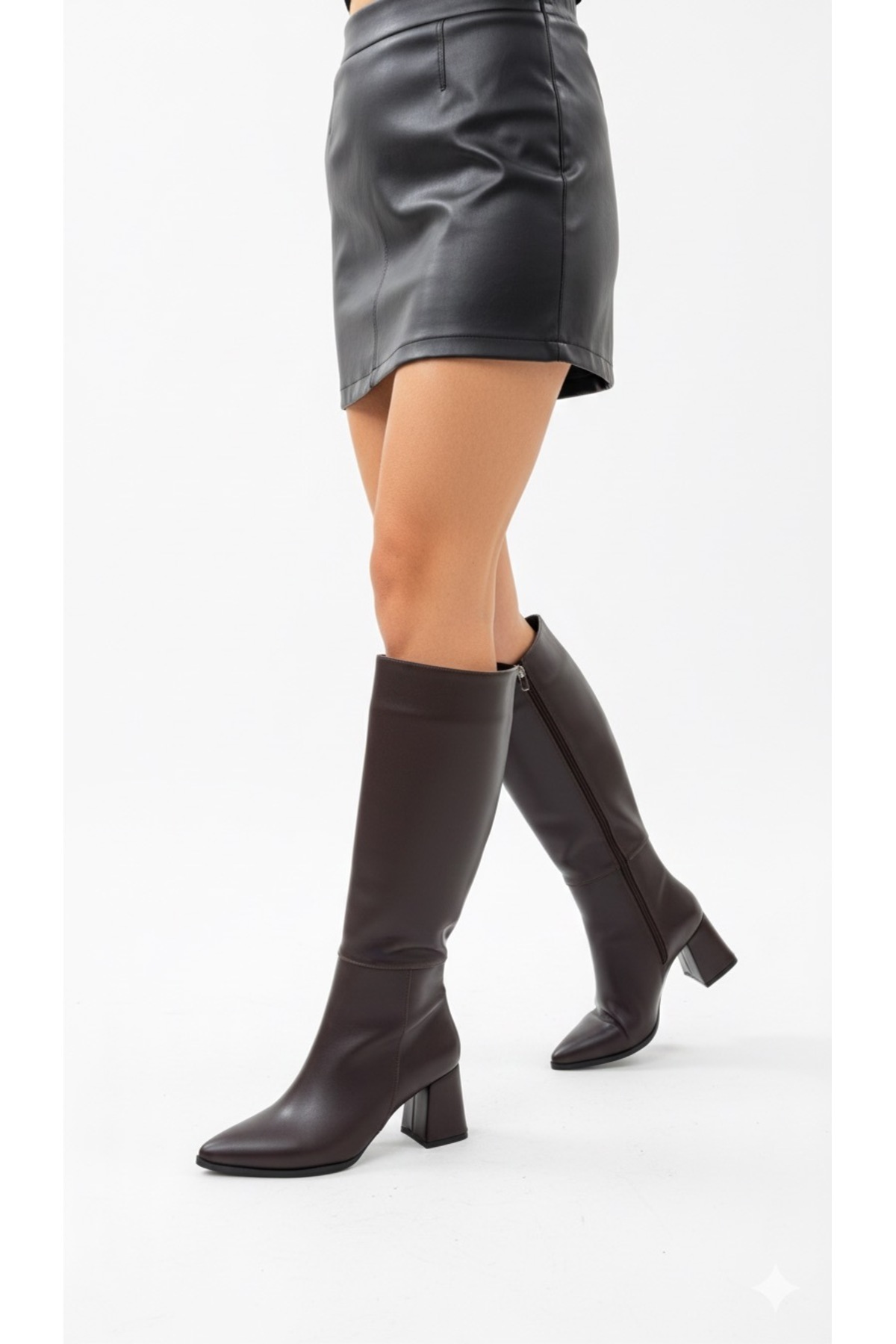 ÜNAL ÖZER  KADIN KAHVE CİLT SİVRİ BURUN DİZ ALTI KALIN TOPUKLU ÇİZME UN001-0132 - Görsel 2