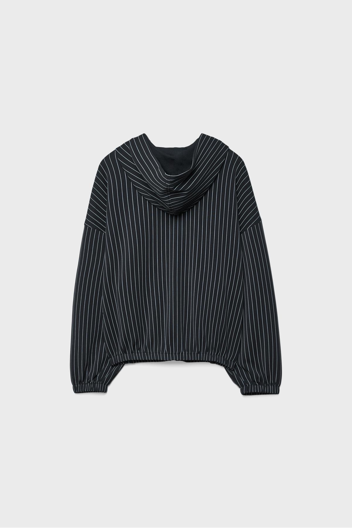 Stradivarius  Yumuşak dokulu çizgili sweatshirt - Görsel 6