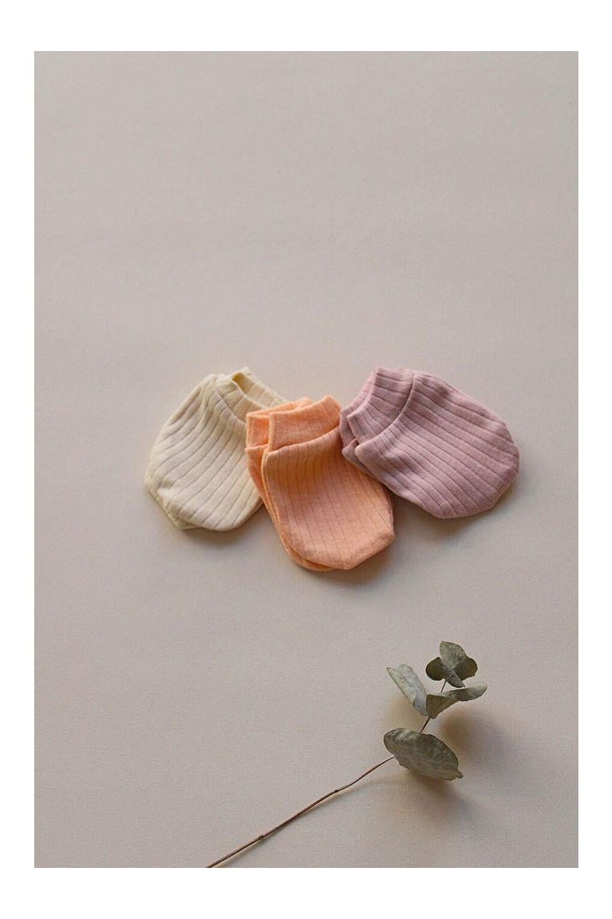 LC Waikiki 3Lü Lila-Turuncu-Krem Yenidoğan Eldiven fotoğrafı 2 (önizleme)