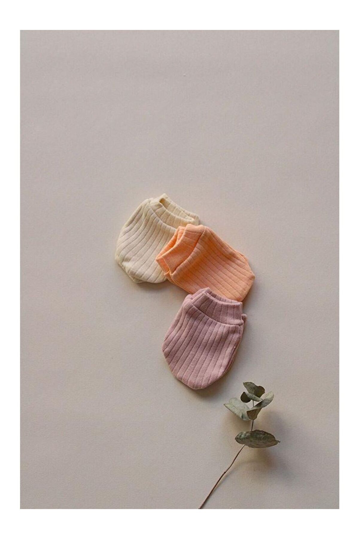 LC Waikiki 3Lü Lila-Turuncu-Krem Yenidoğan Eldiven fotoğrafı 5 (önizleme)