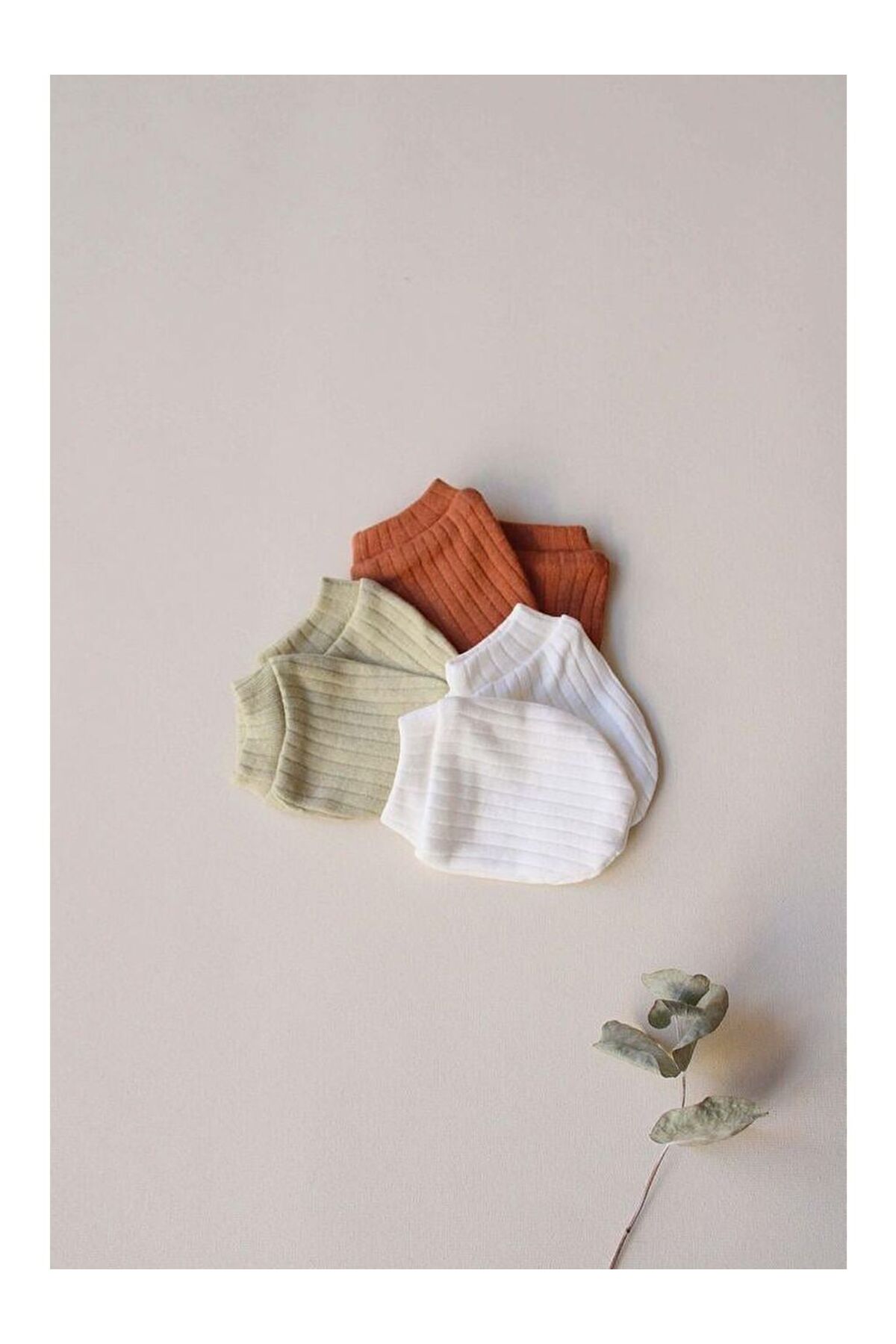 LC Waikiki 3Lü Beyaz-Yeşil-Çikolata Yenidoğan Eldiven fotoğrafı 6 (önizleme)