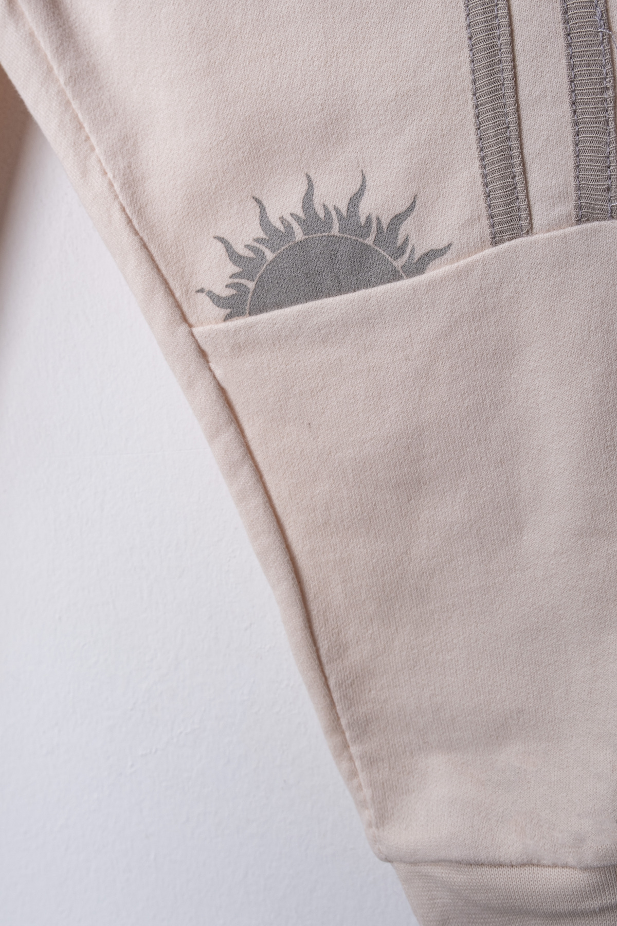 Momivi Kids Erkek Bebek %100 Pamuk Alt Üst Güneş Desenli Krem 2'li Eşofman Takımı fotoğrafı 4 (önizleme)